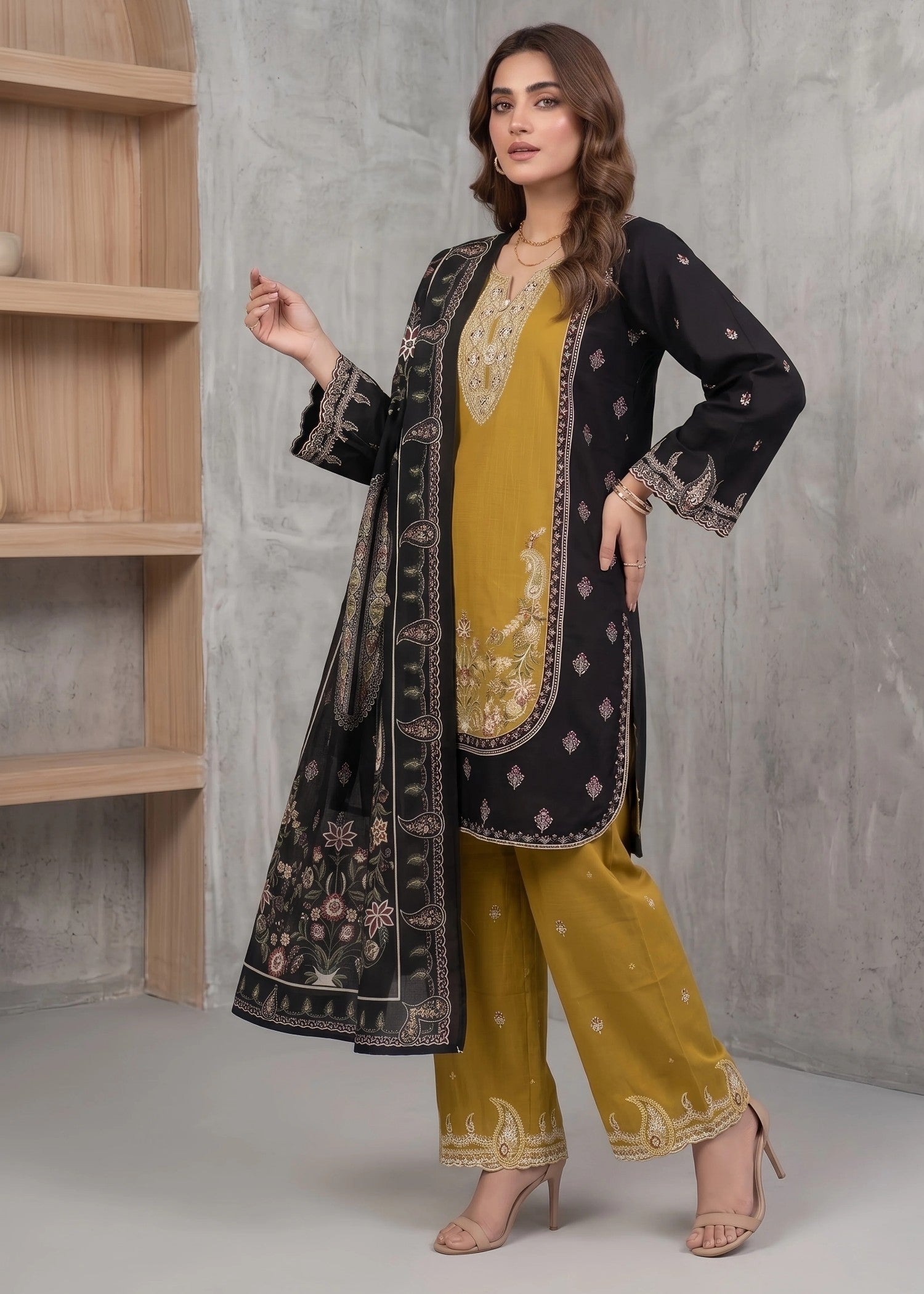 cotton linen Kurta Set in Black, goldenrod