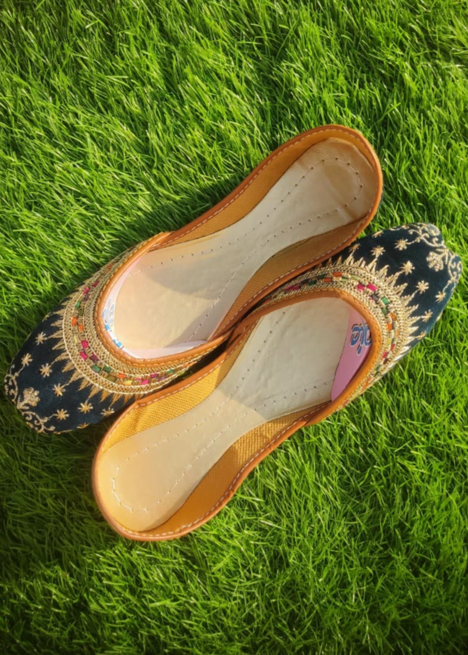 Khussa in Navy blue by - High Quality Women Khussa KFI8577