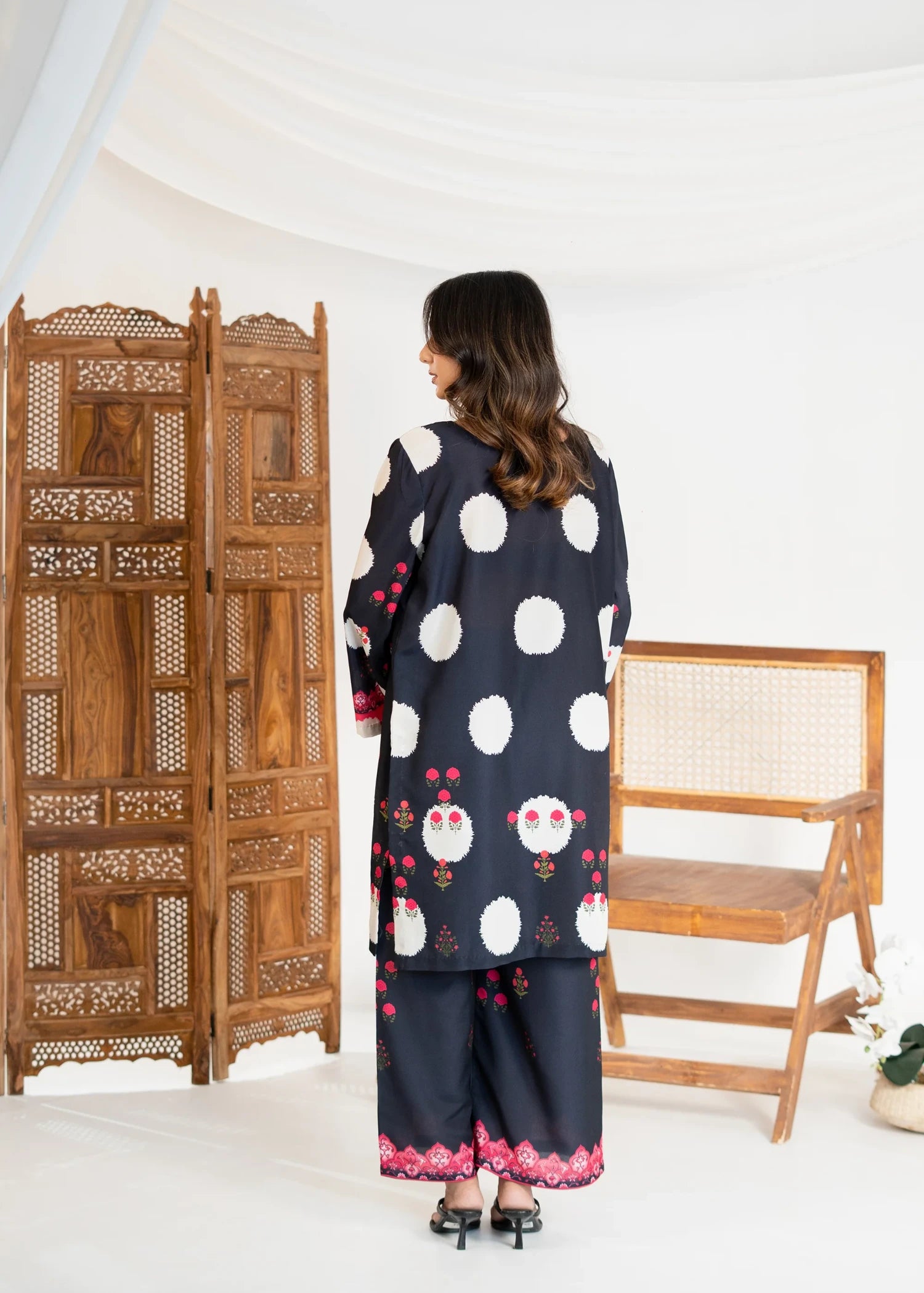 silk grip Kurta Set in Black