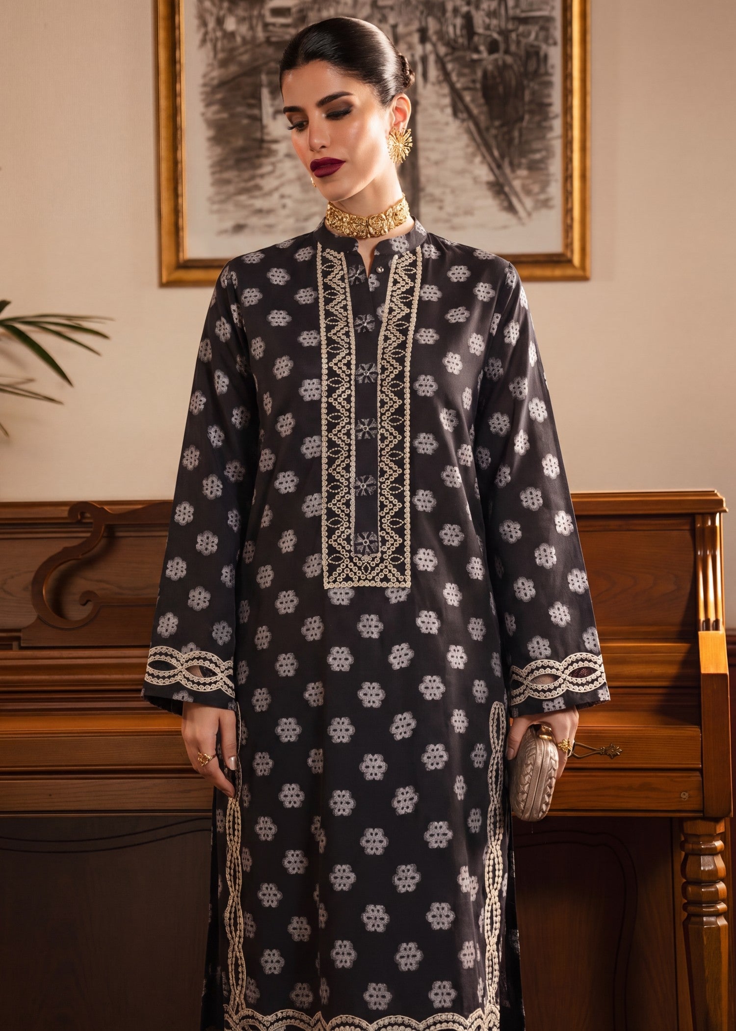 brochea jacquard Kurta Set in Black