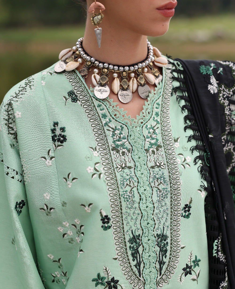 Lilas Lawn – Sereya