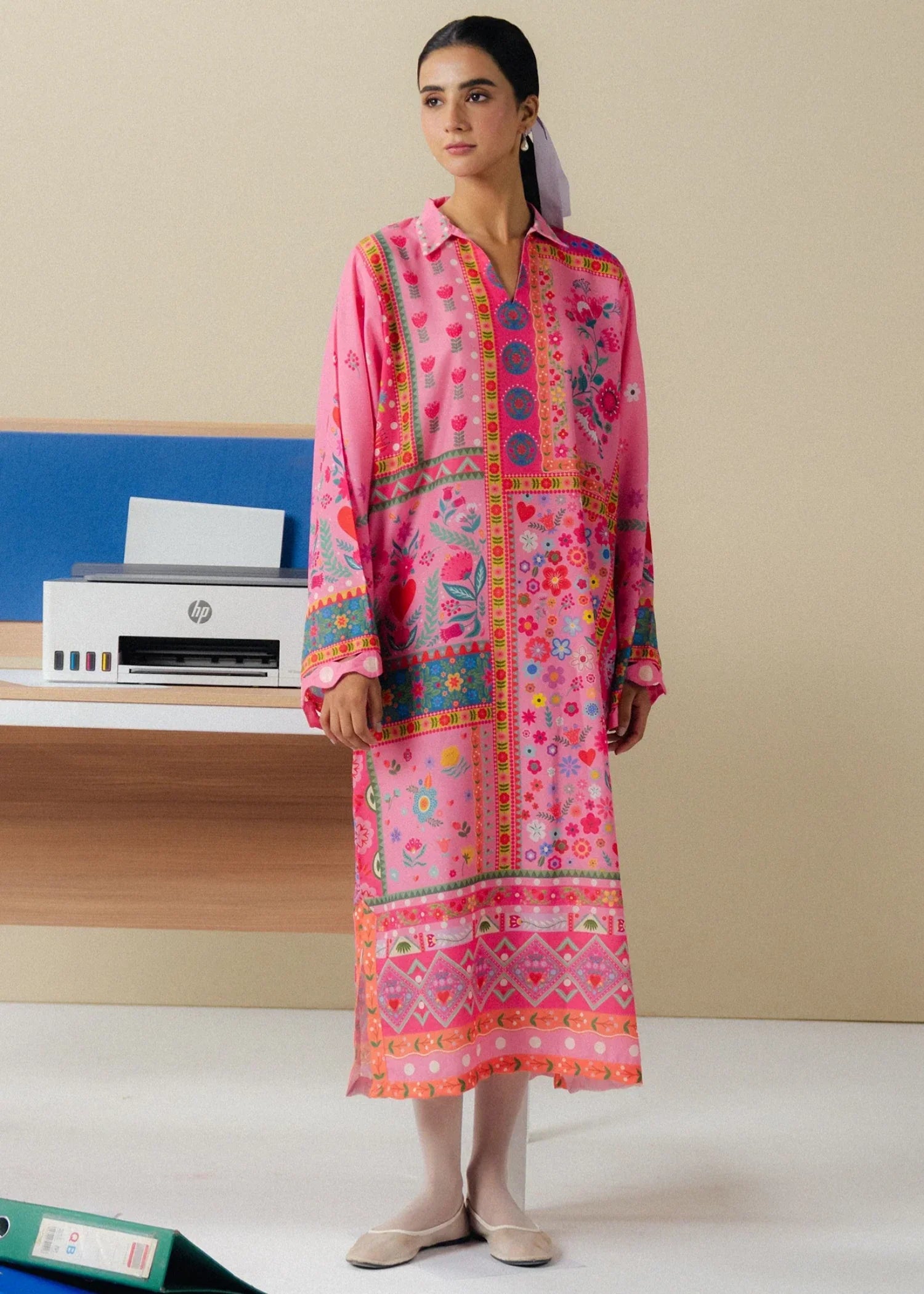 lawn Kaftan in Shocking pink, pink