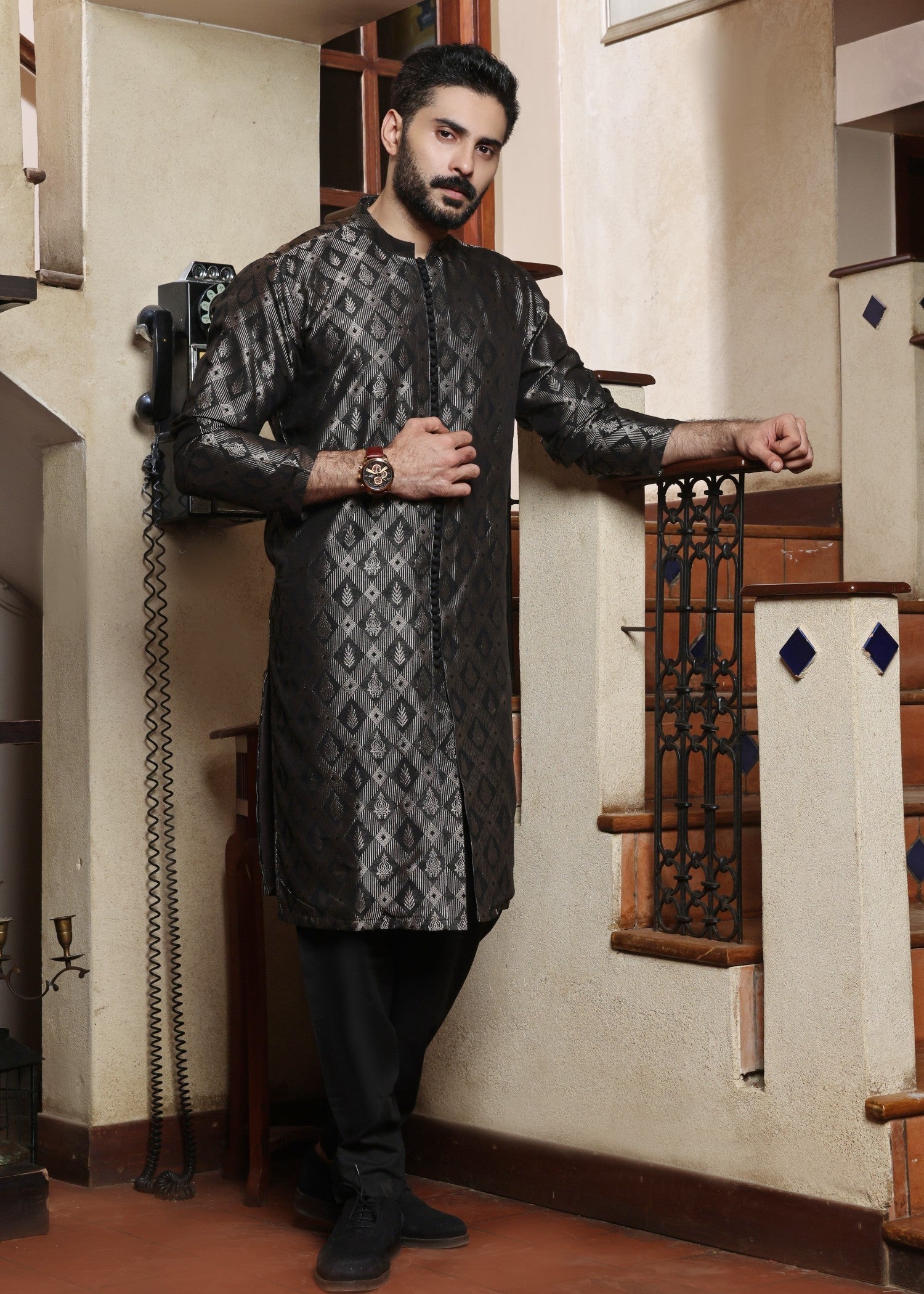 jamawar Kurta Set in Black