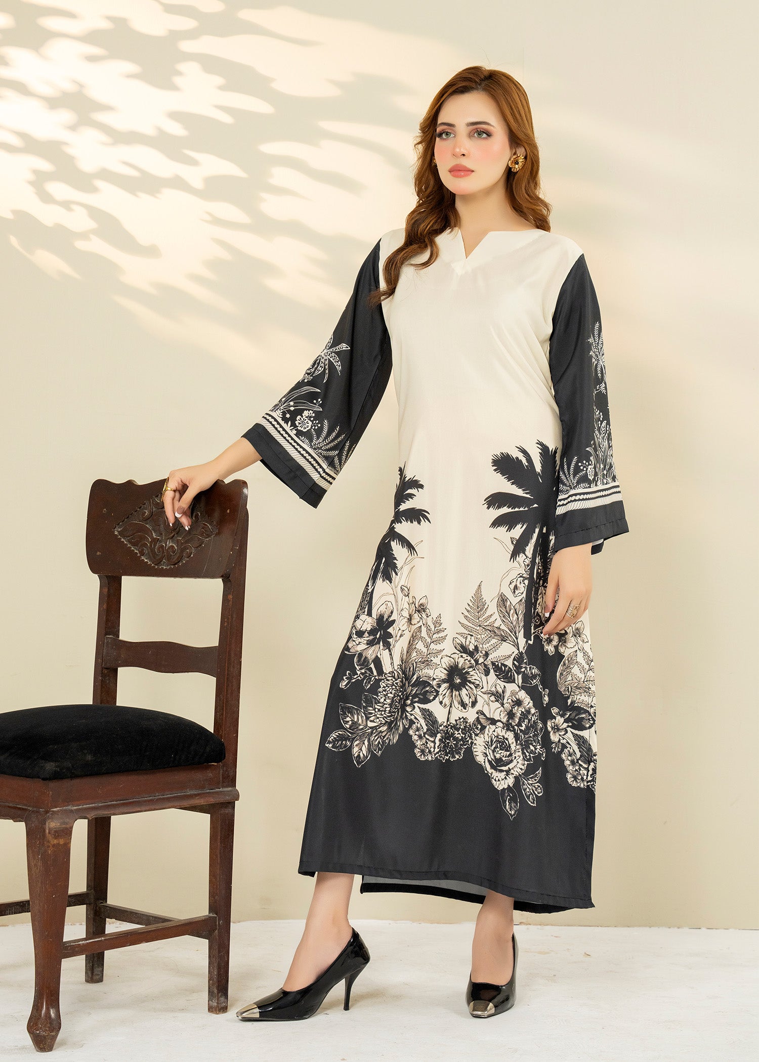 lawn Kaftan in Off-white, black
