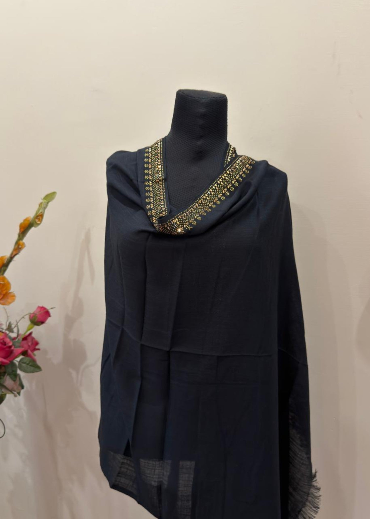 slub lawn Hijab in Black
