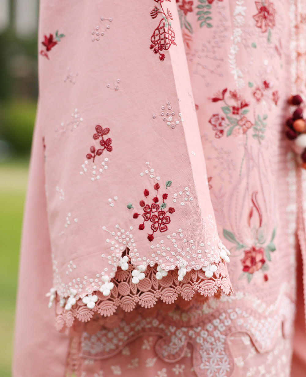 Lilas Lawn – Vayra