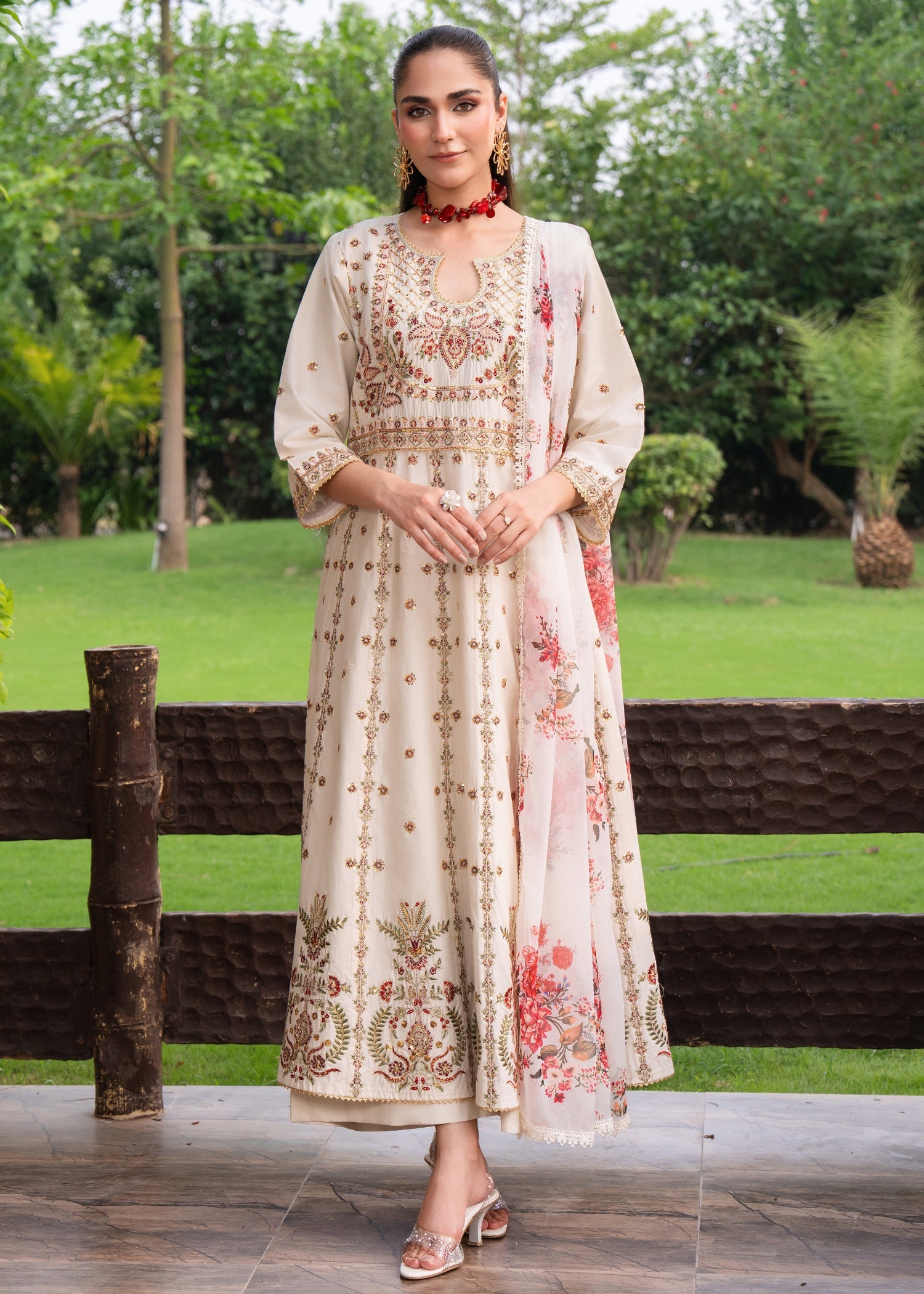 lawn Pishwas in Off-white