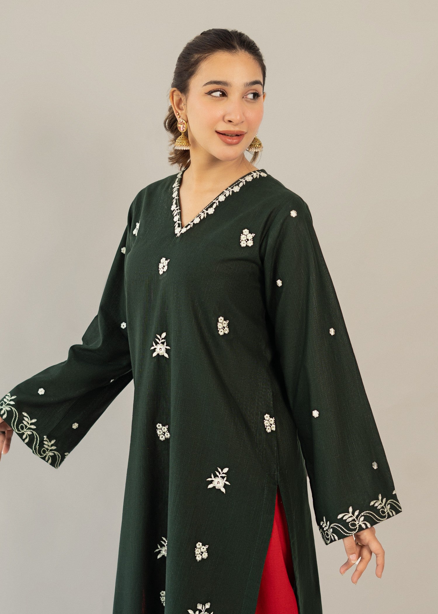 slub khaddar Kurta Set in Bottle green, red