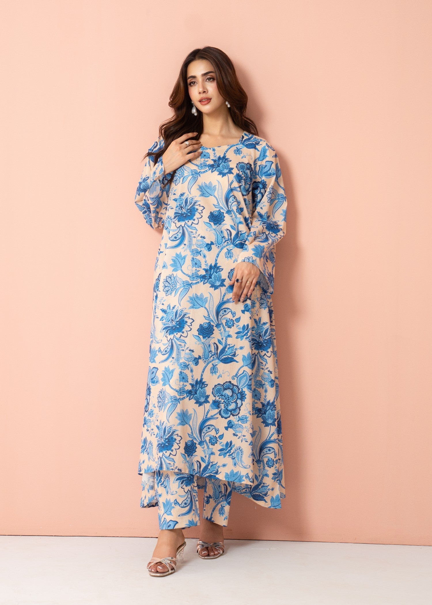 lawn cotton Pishwas in Ivory, baby blue
