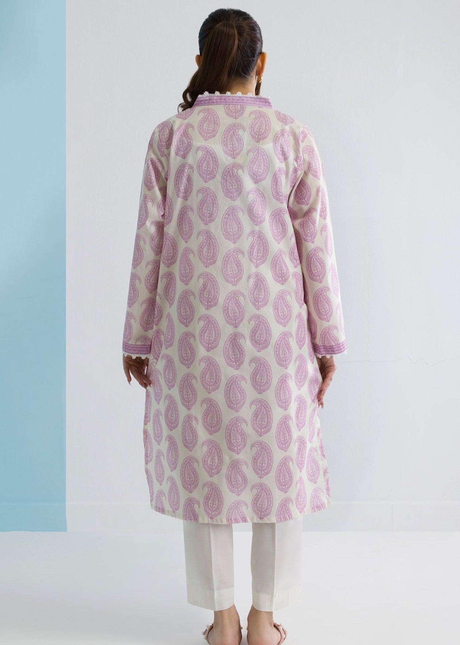 cambric Kurti in Off-white