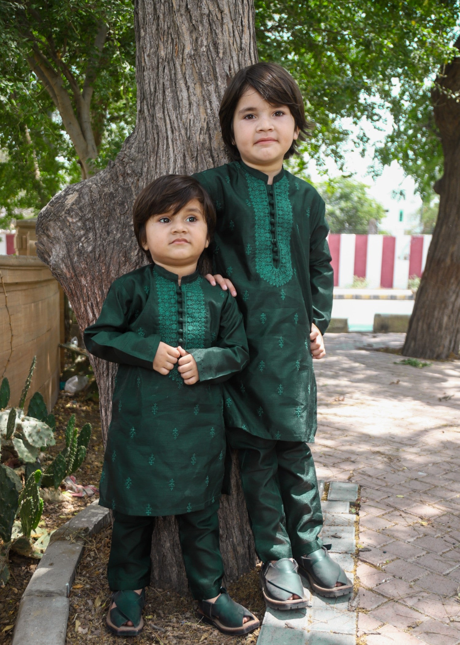 raw silk Kurta Set in Bottle green