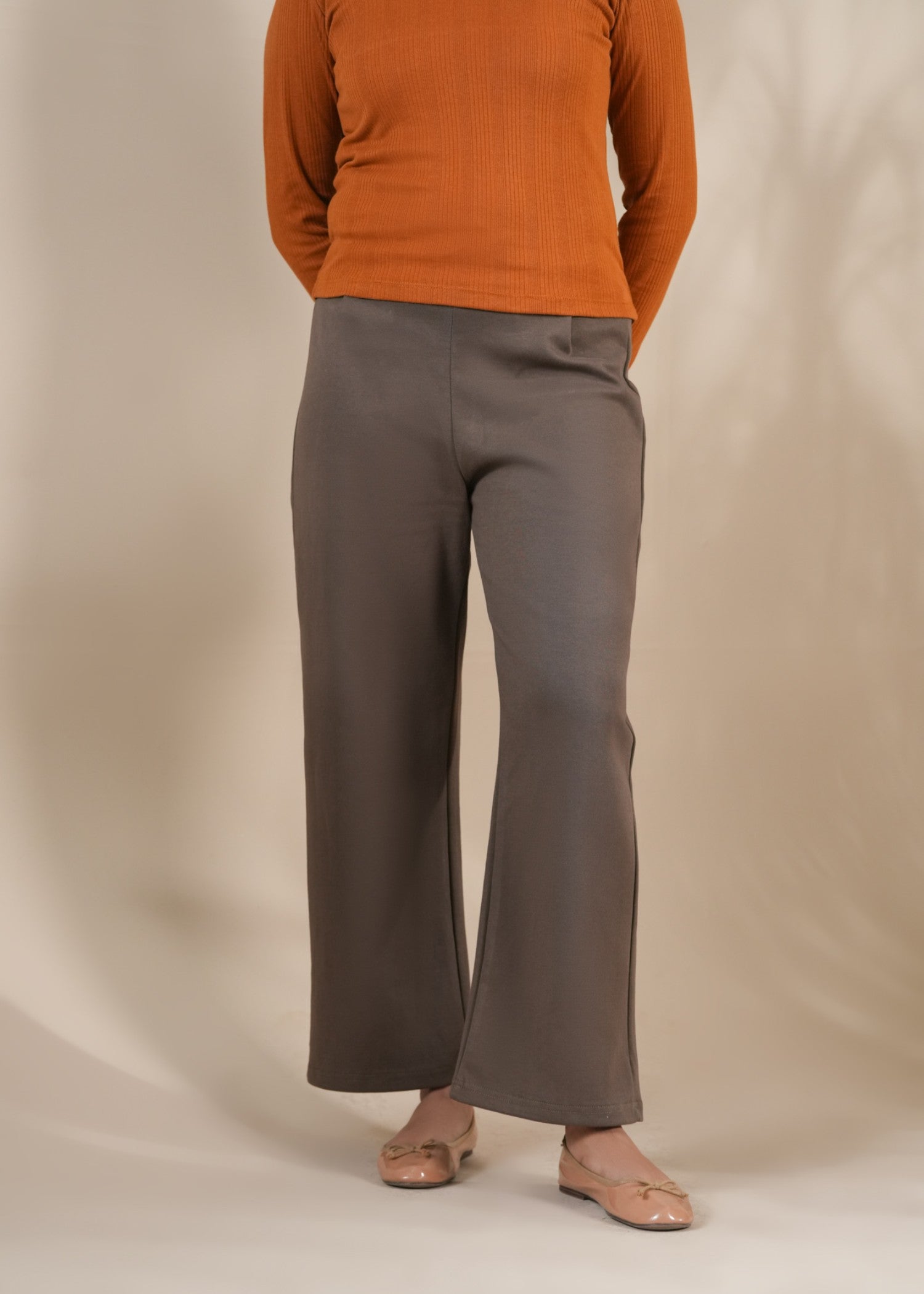 interlock knit Pants in Mocha brown