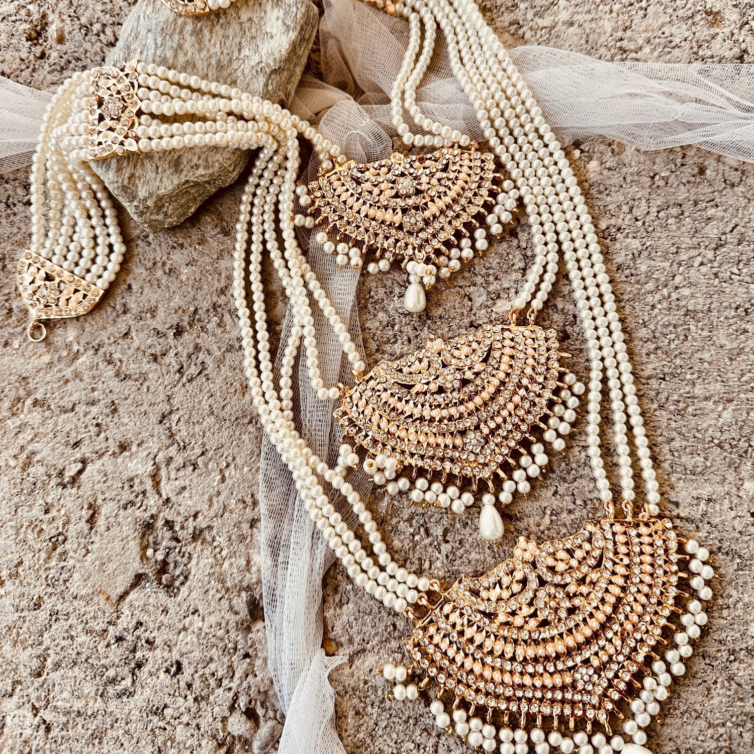 Jewelry Set in Gold Color by - Trendy Women Jewelry Set ZSF5572