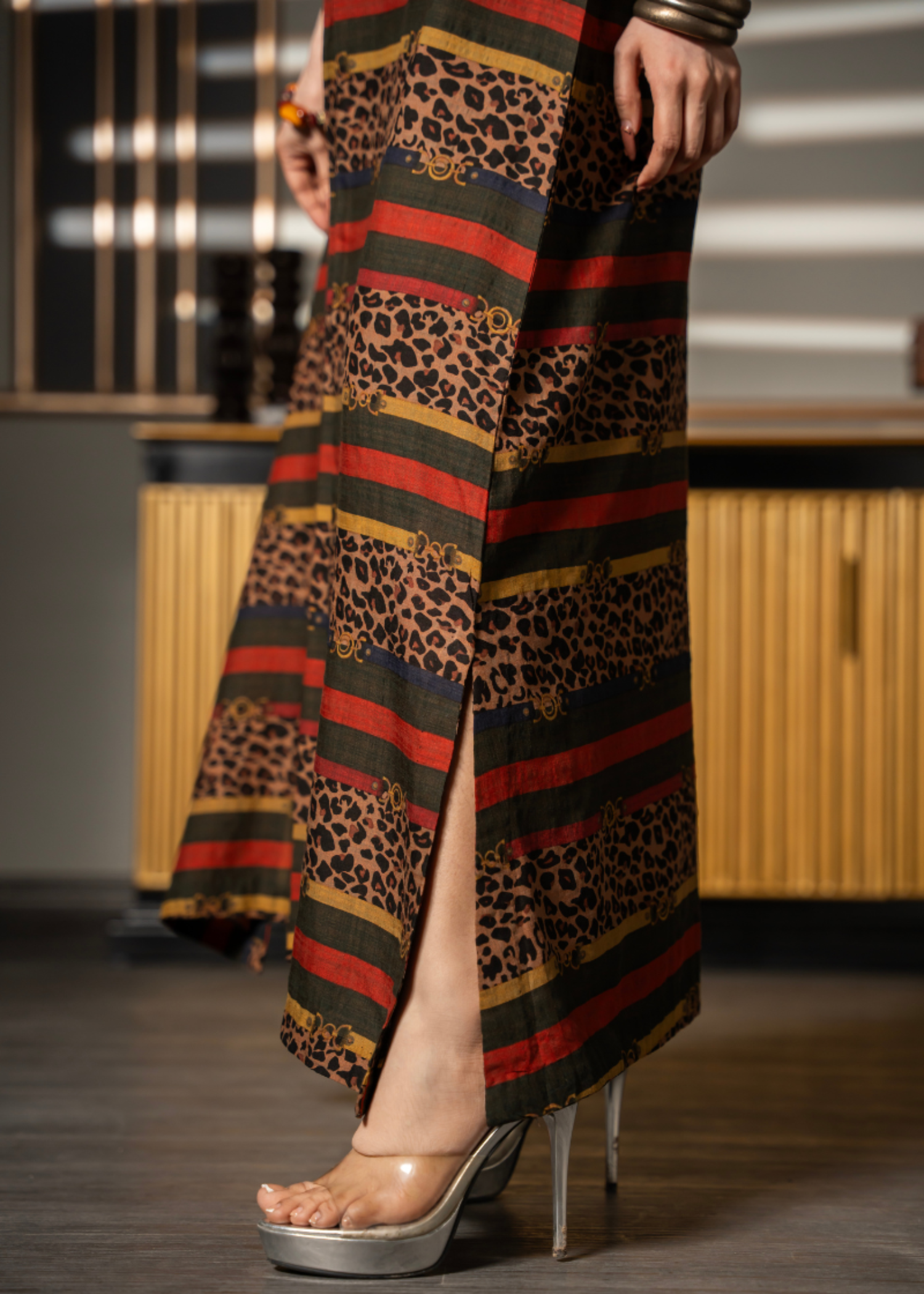lawn Kaftan in Dark brown