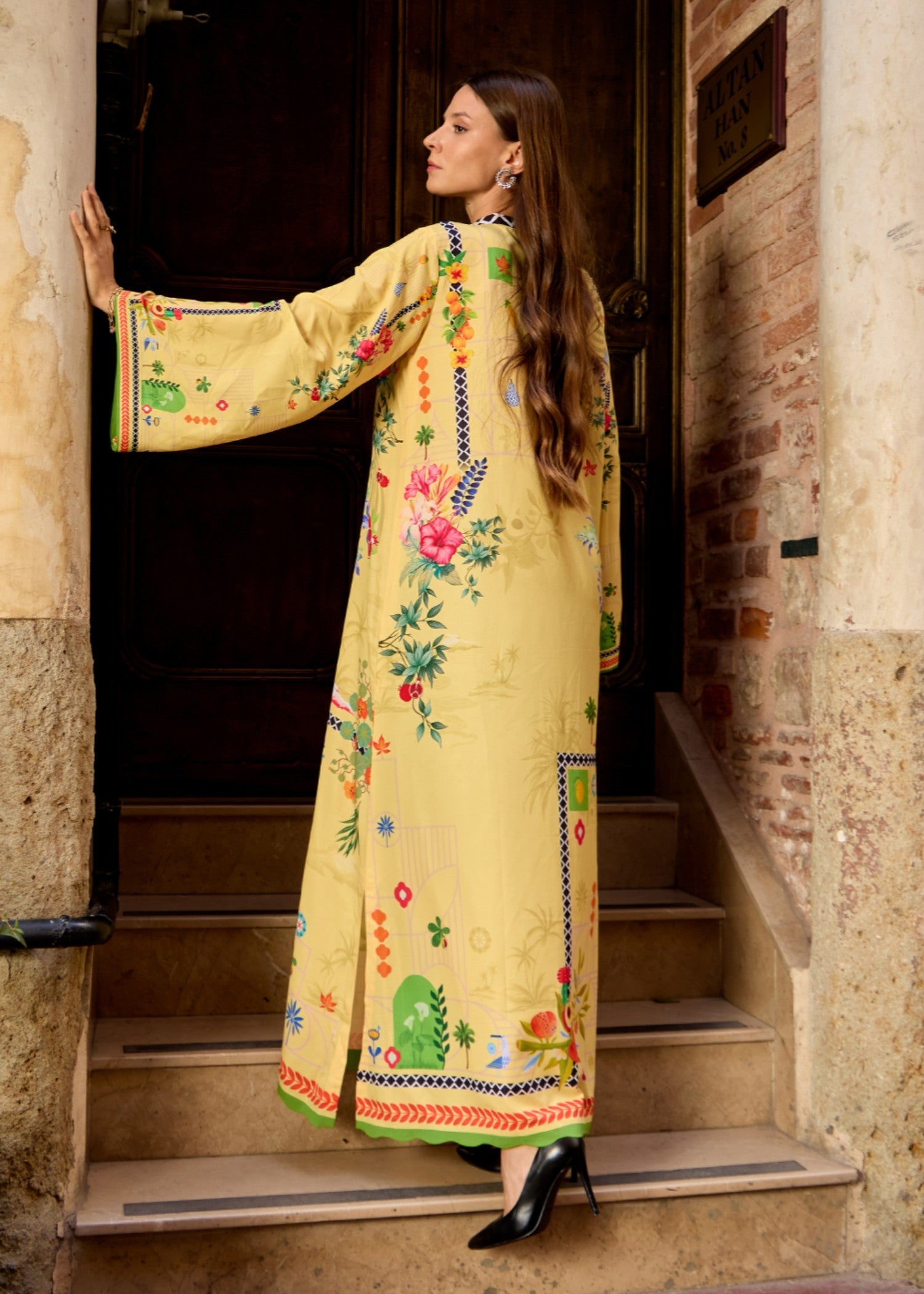 crepe polyester Kaftan in Yellow