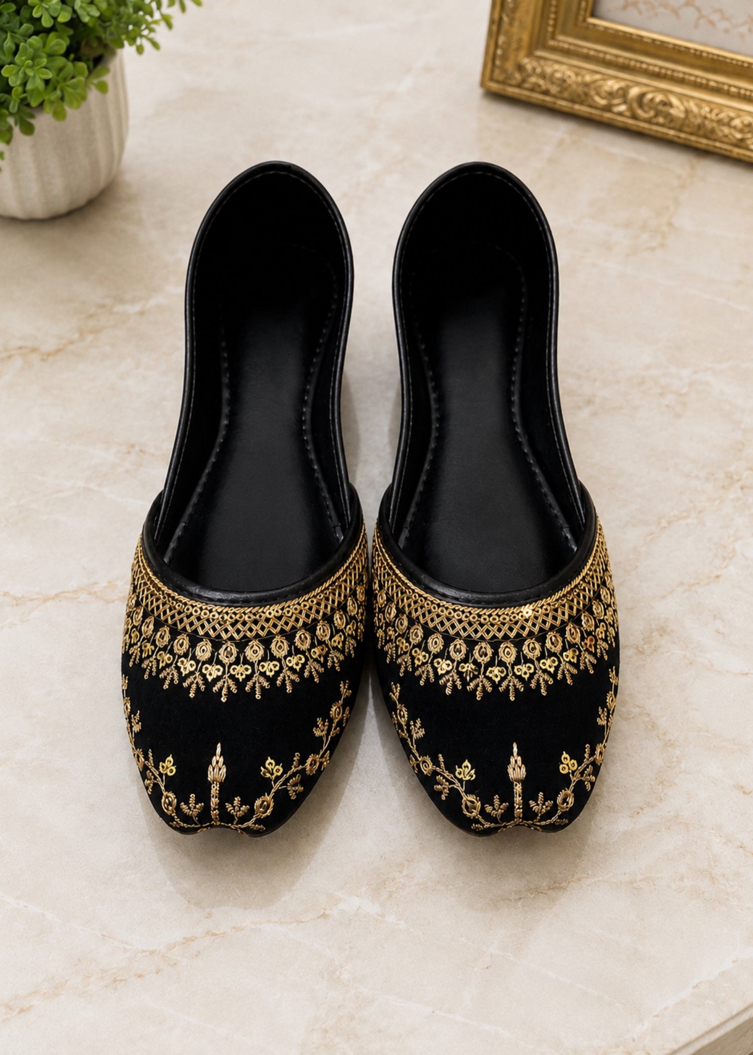 Khussa in Black by - High Quality Women Khussa ZQJ9615