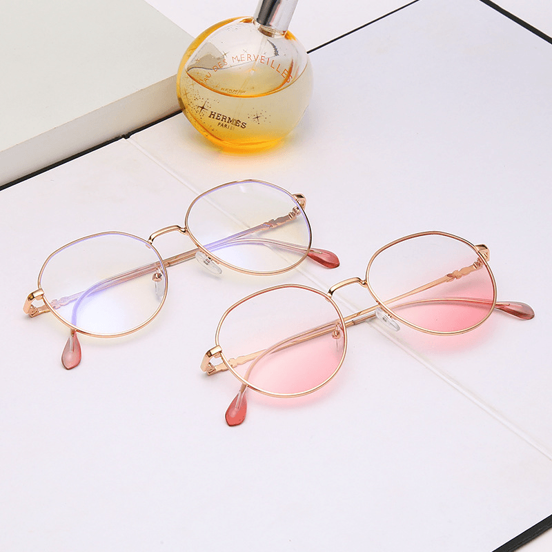 Fashionable Women's Myopia Glasses with Eye-Catching Net Red Frame