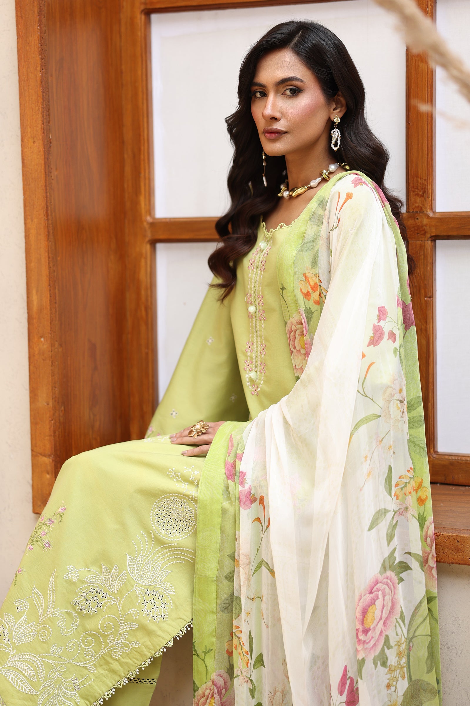 Raaya Rameen Lawn – DAISY