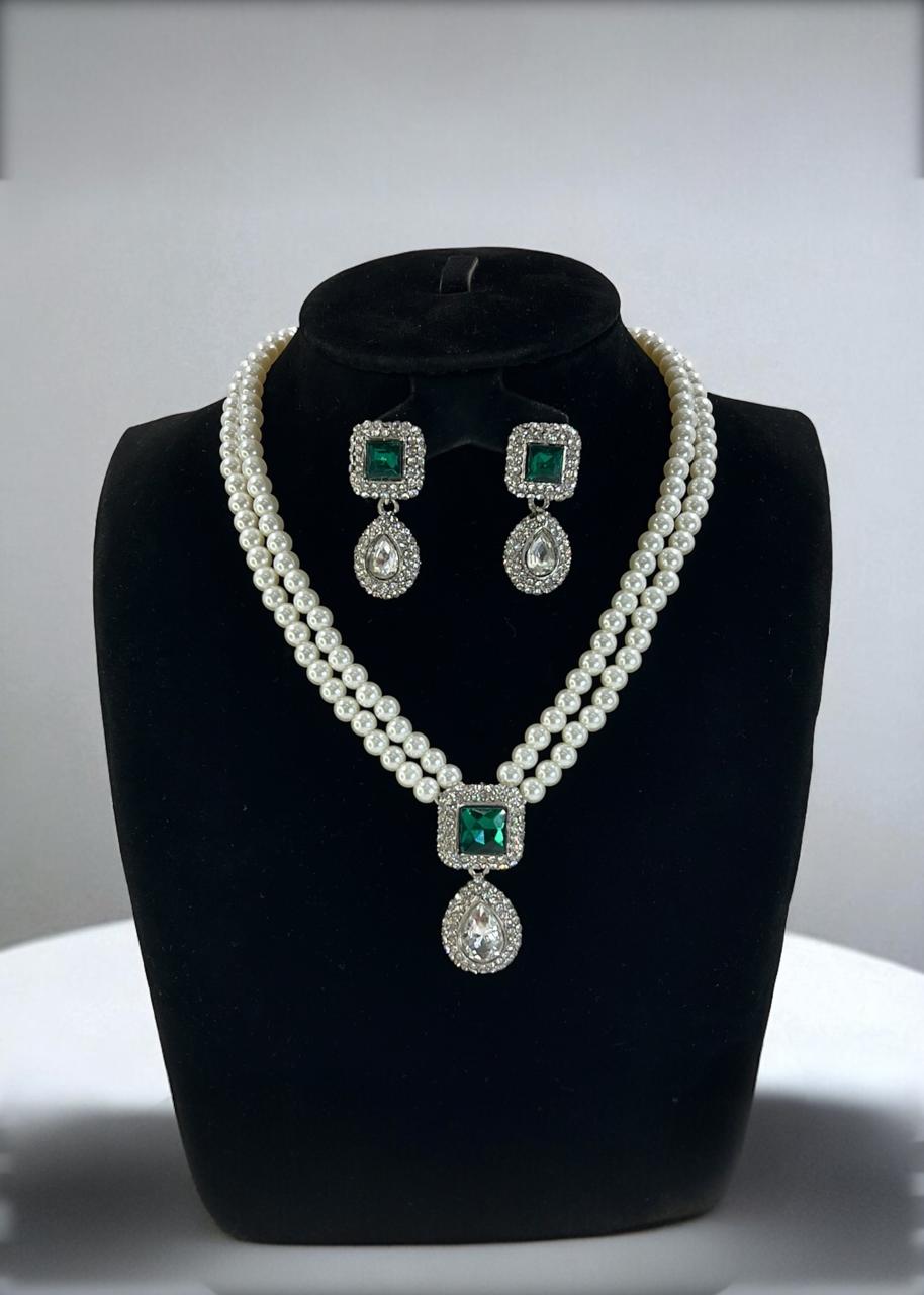 Jewelry Set in Emerald green Color by - Trendy Women Jewelry Set DTN9119