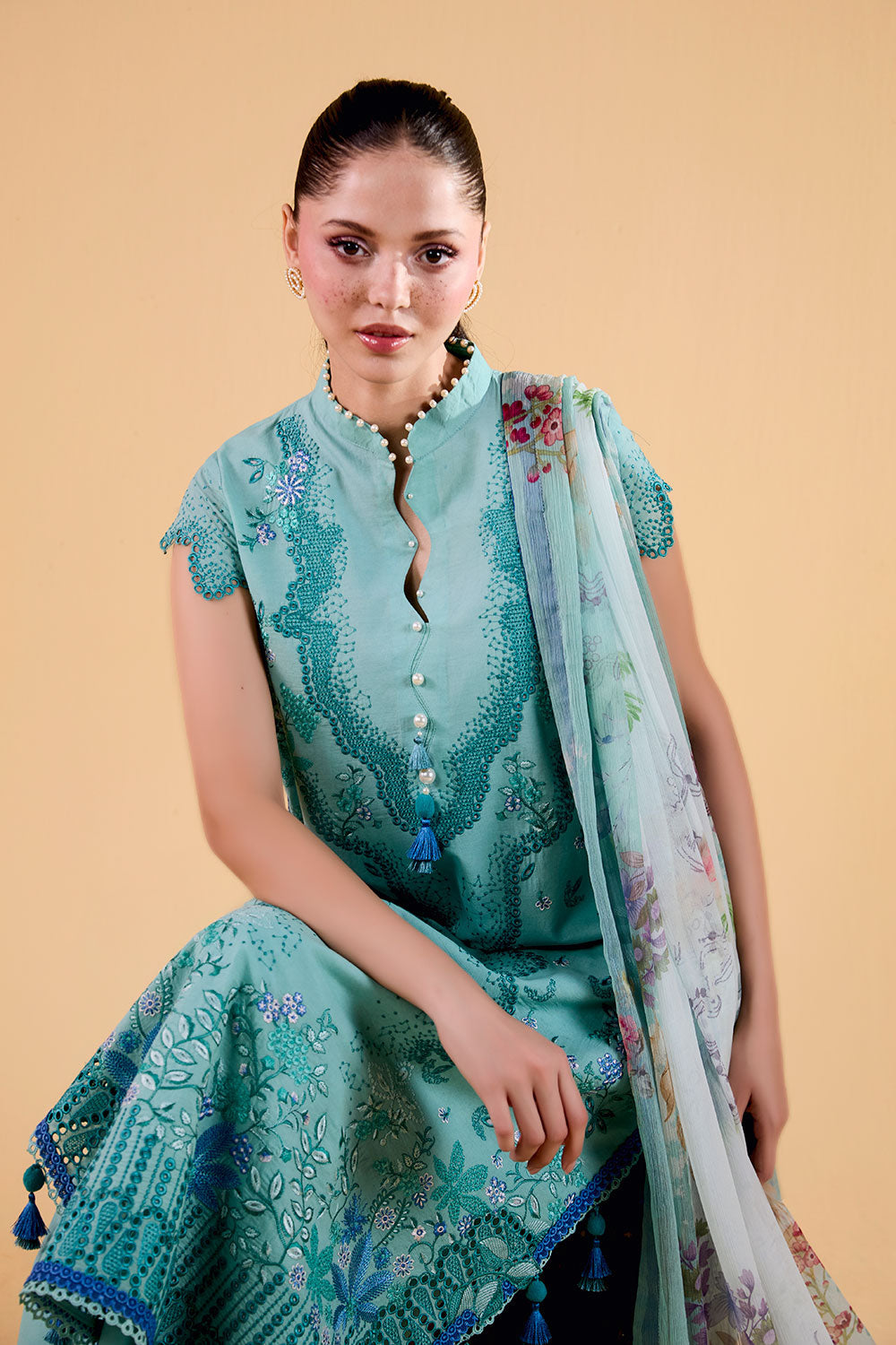 Vital Luxury Lawn Vol-2 – D-4B