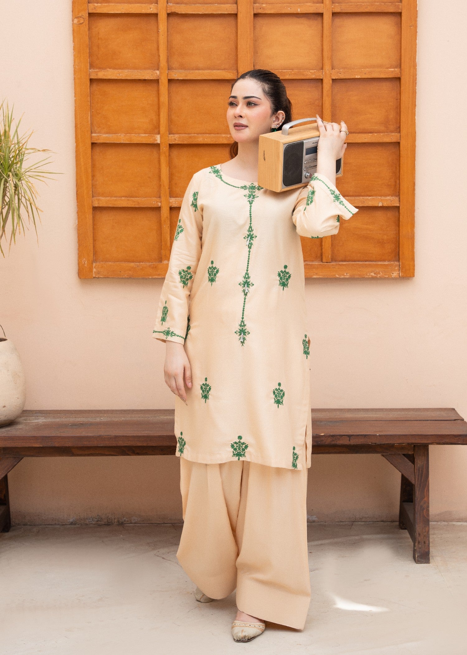 arabic lawn Kurta Set in Cream