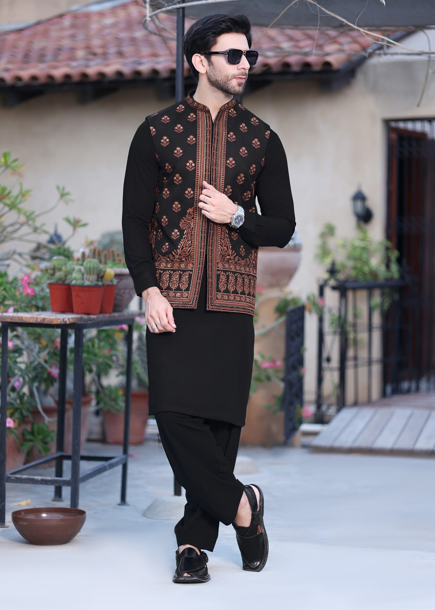 jamawar Waistcoat in Black