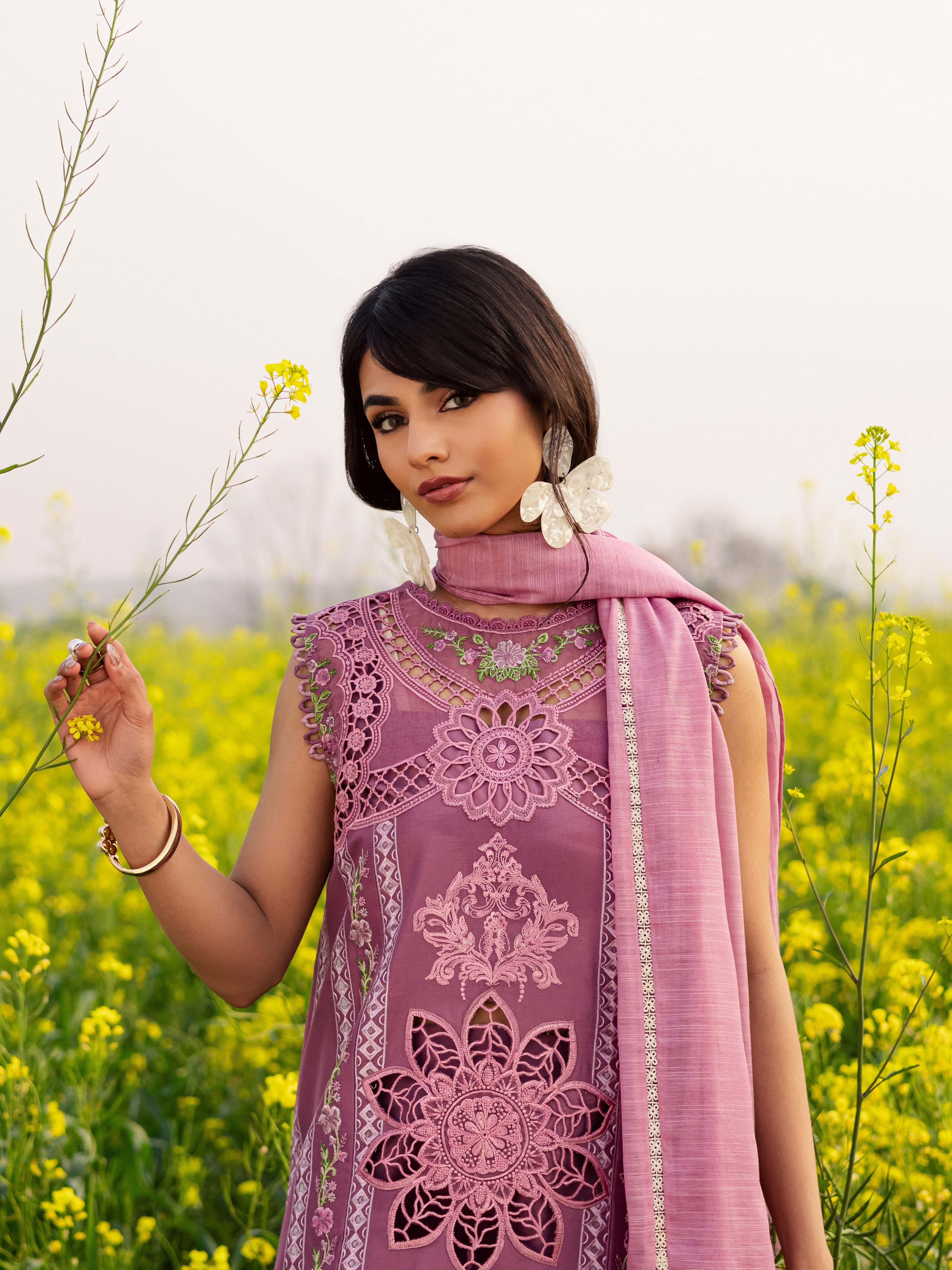 Dil-e-Raqsum Lawn – DQ-02