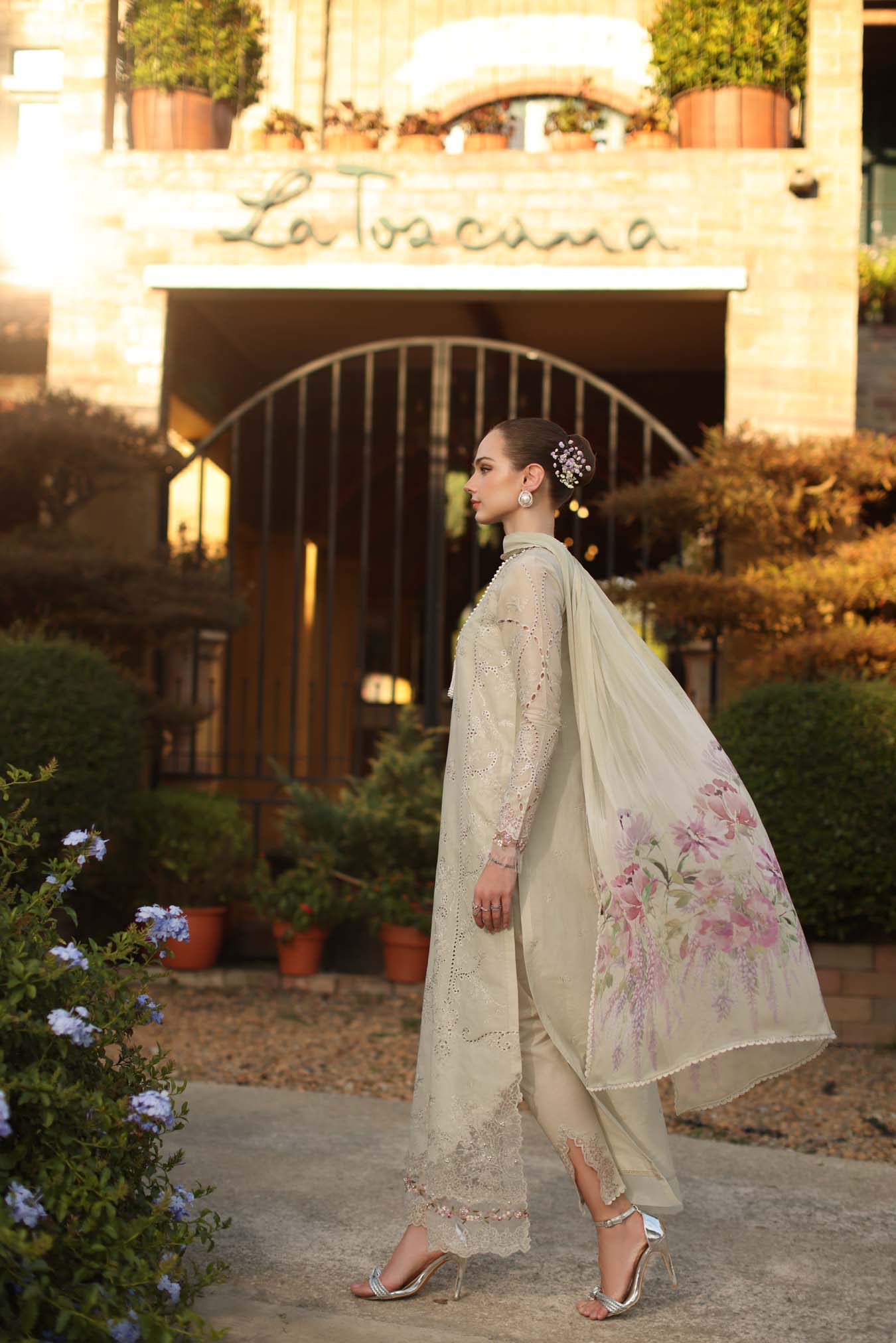 Luxury Eid Schiffli Laserkari Lawn – D2 - B - Aloura