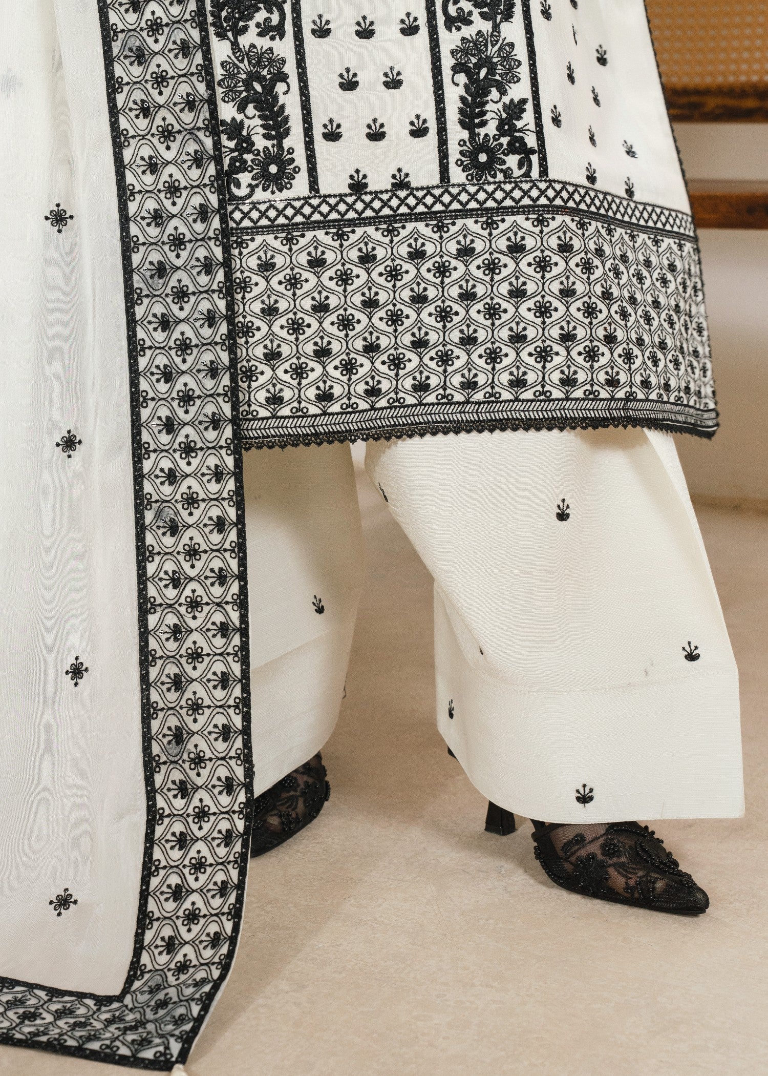 raw silk Kurta Set in Black, white