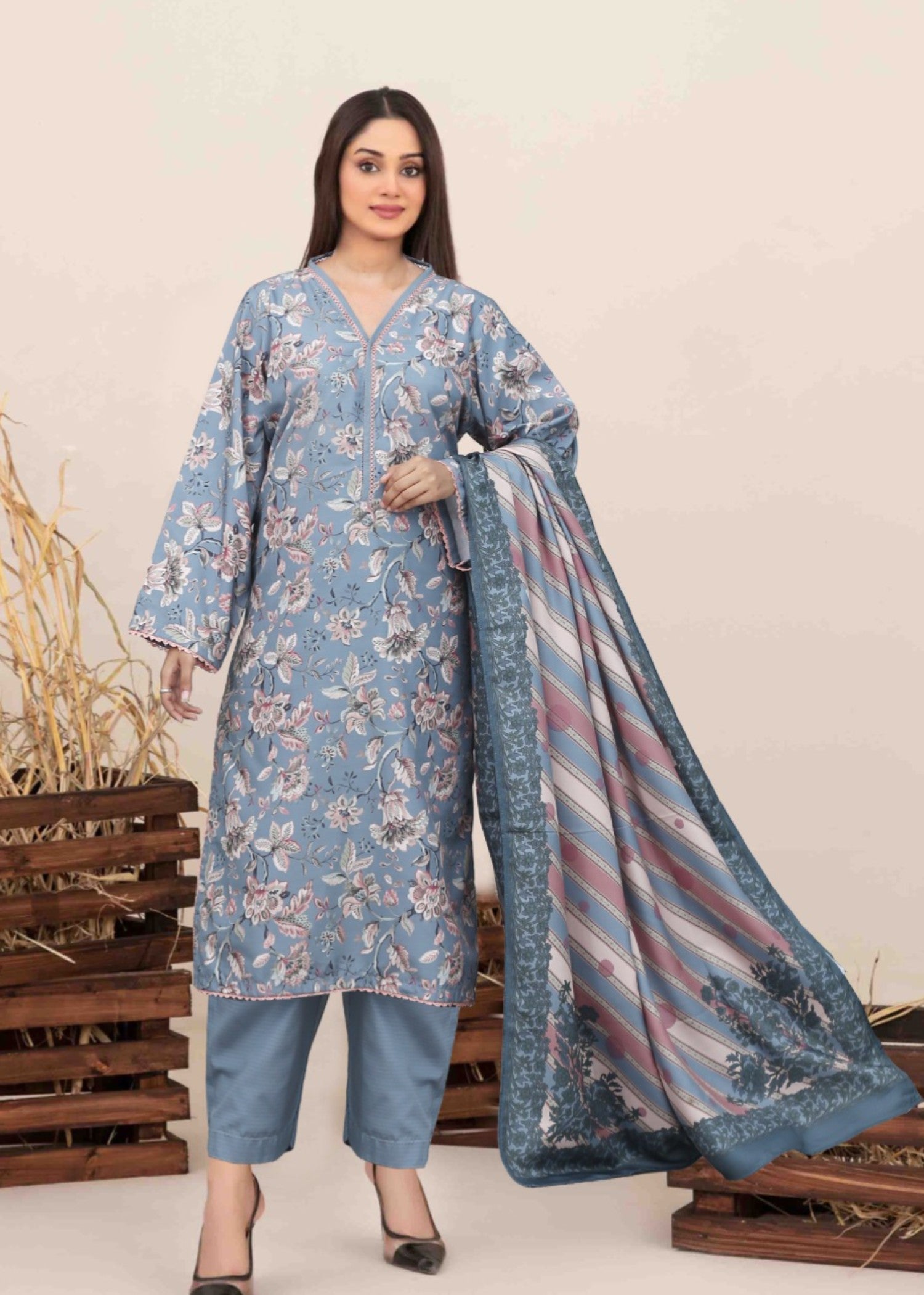 khaddar Kurta Set in Light blue
