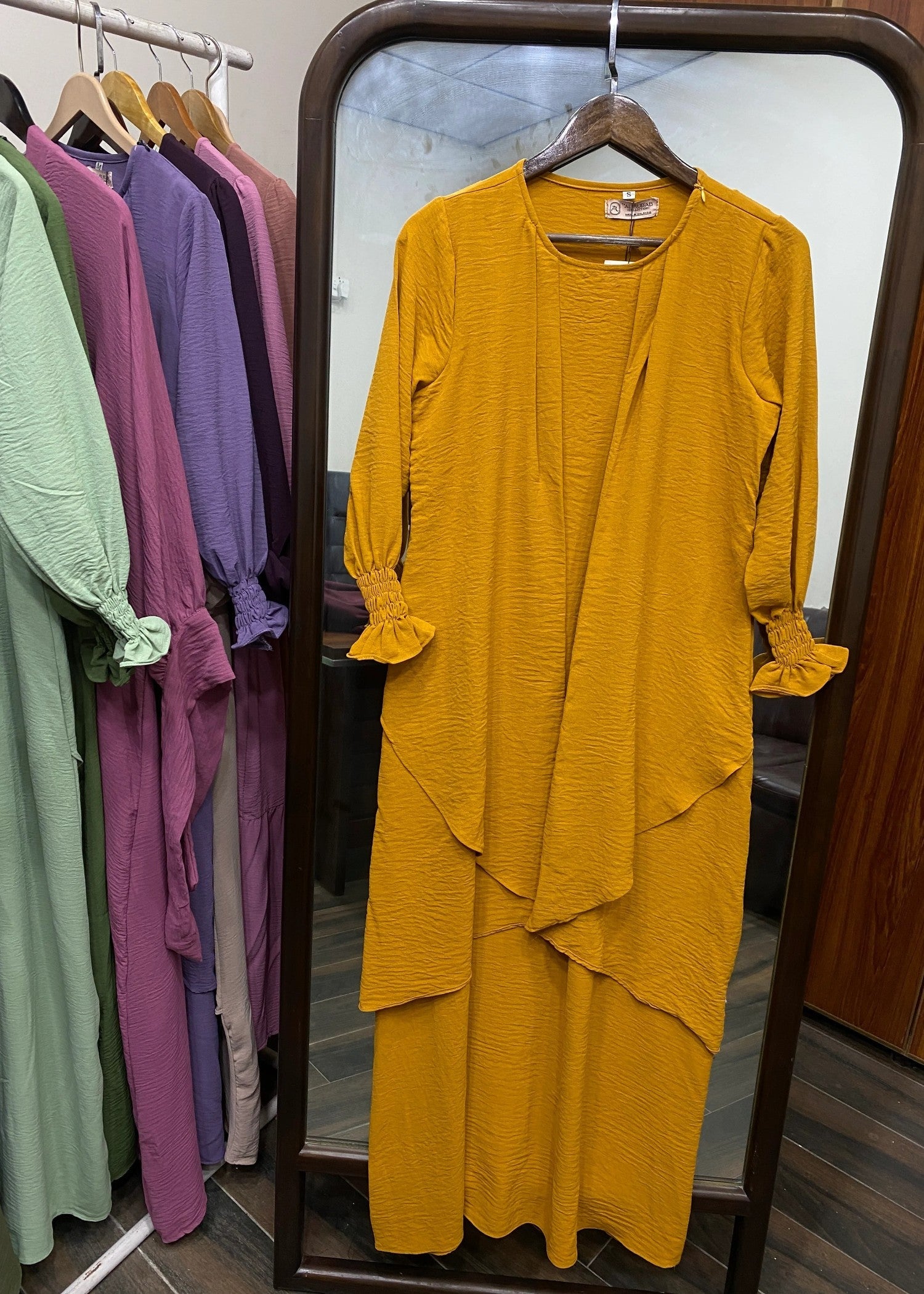 polyester Abaya in Mustard