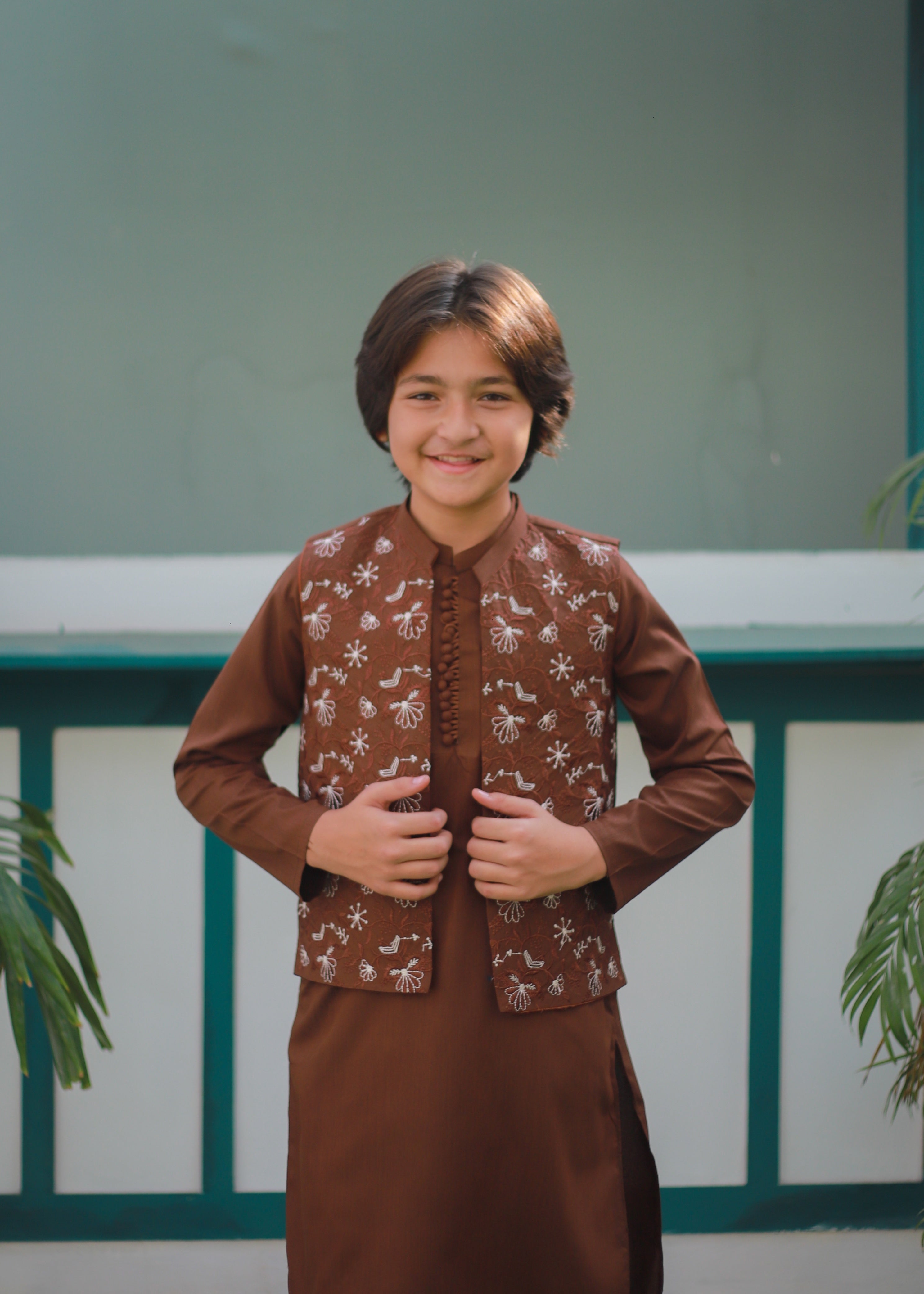 blended satin Waistcoat in Hazelwood brown
