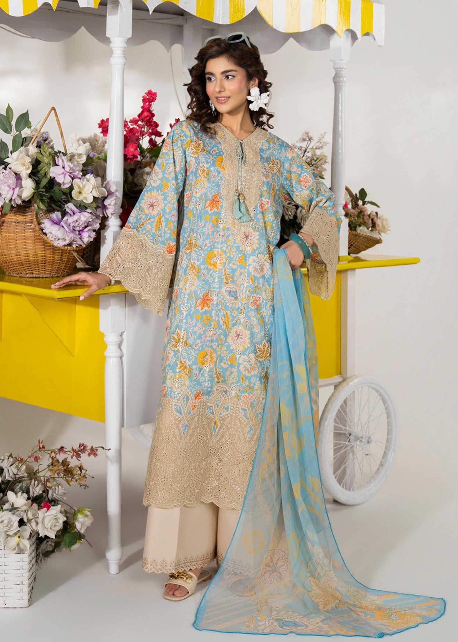 lawn cotton Kurta Set in Light blue, linen