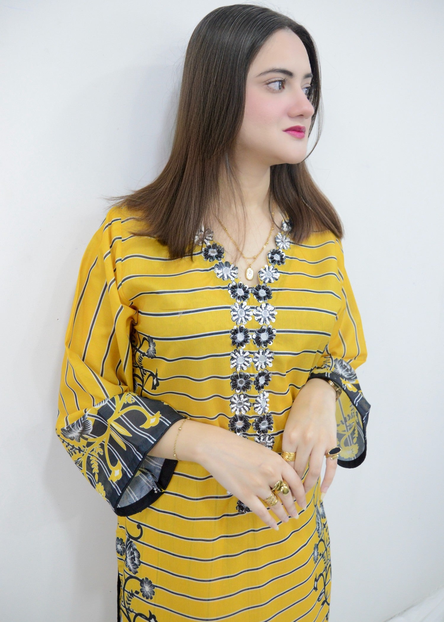 swiss lawn Kurta Set in Yellow
