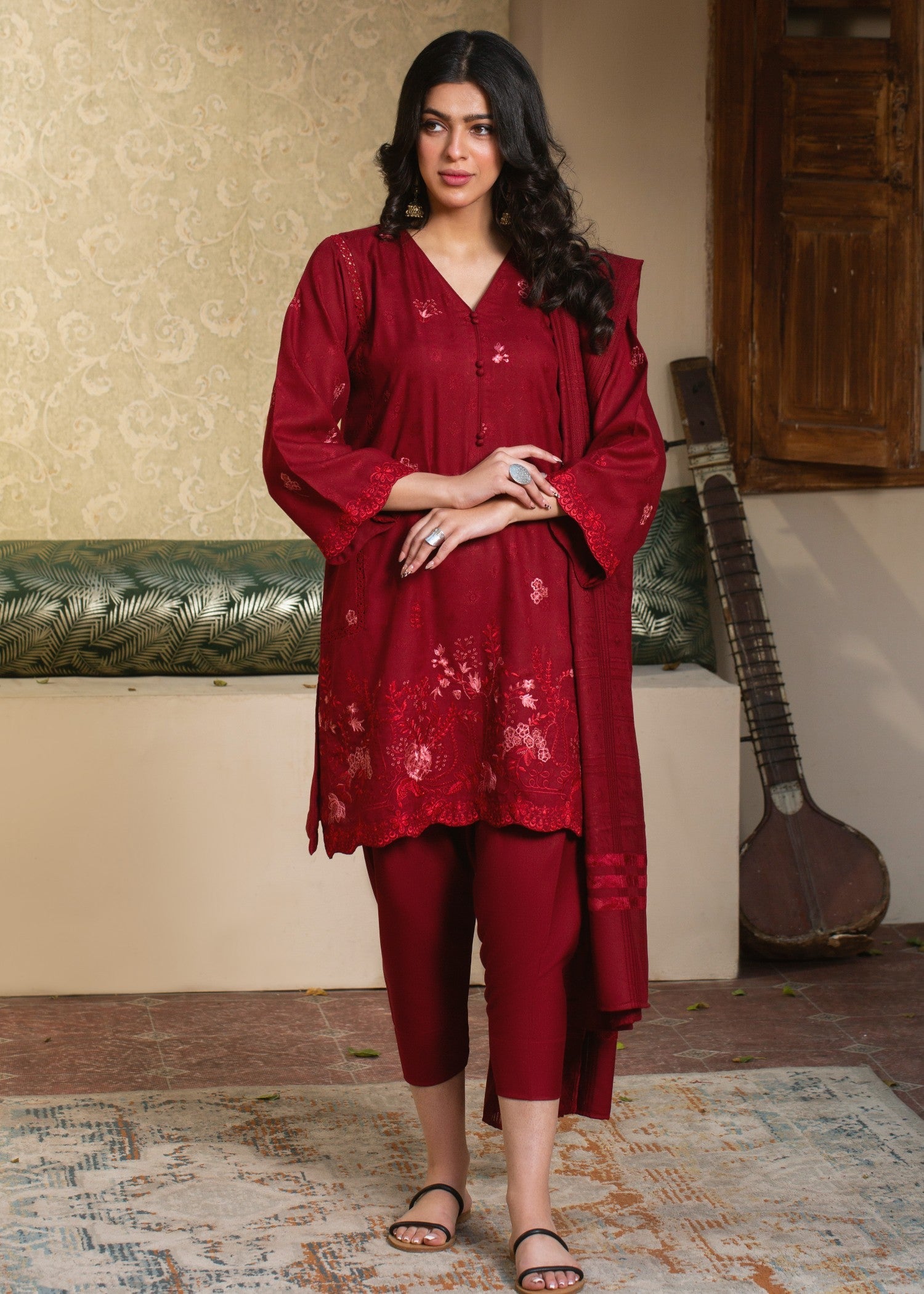 jacquard Unstitched in Maroon