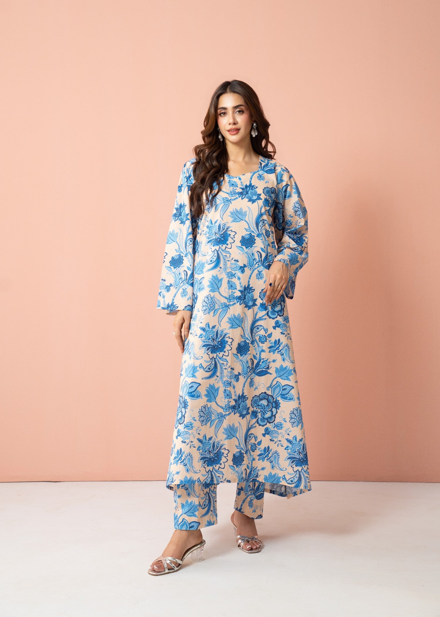 lawn cotton Pishwas in Ivory, baby blue