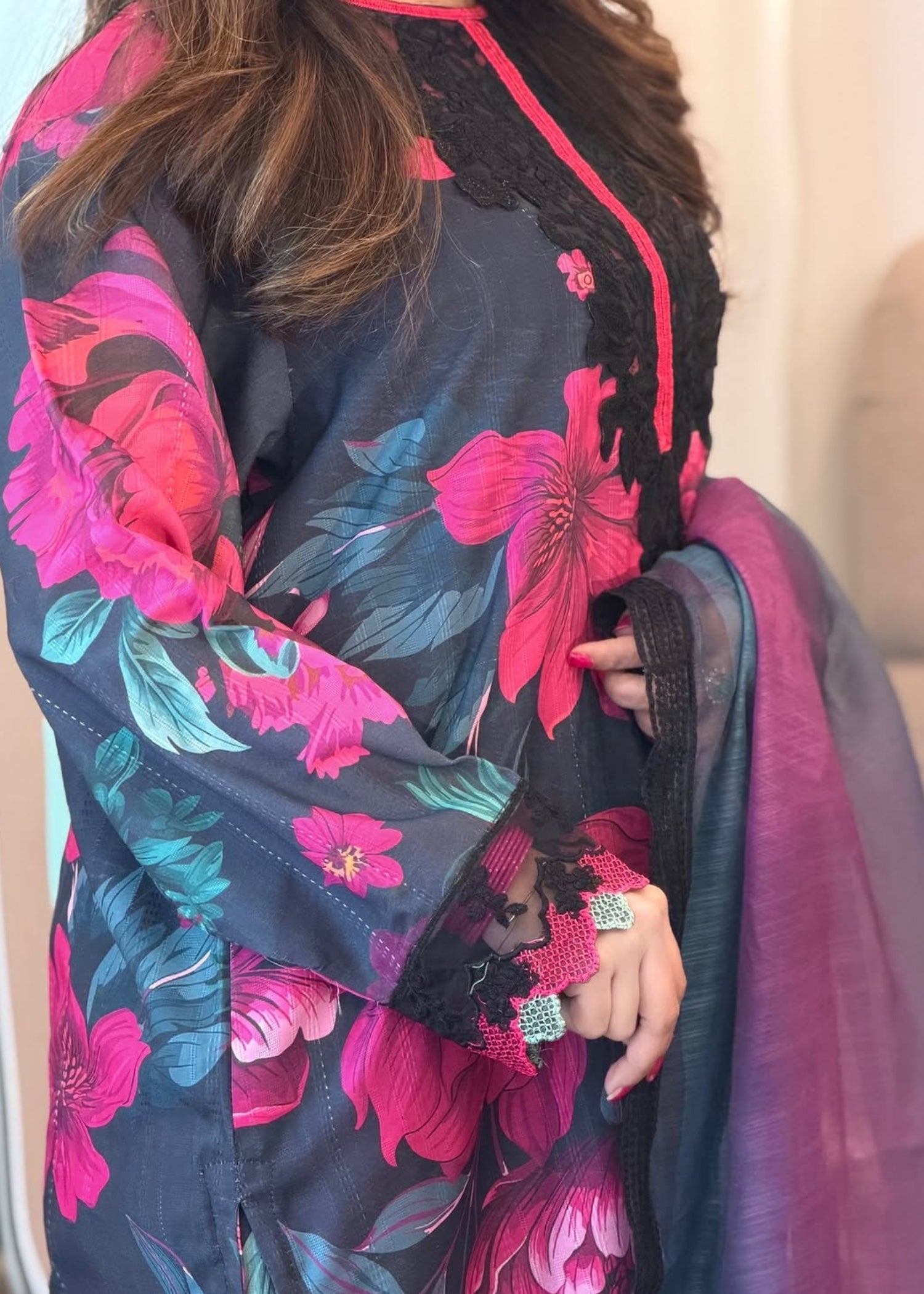 lawn Kurta Set in Black, shocking pink