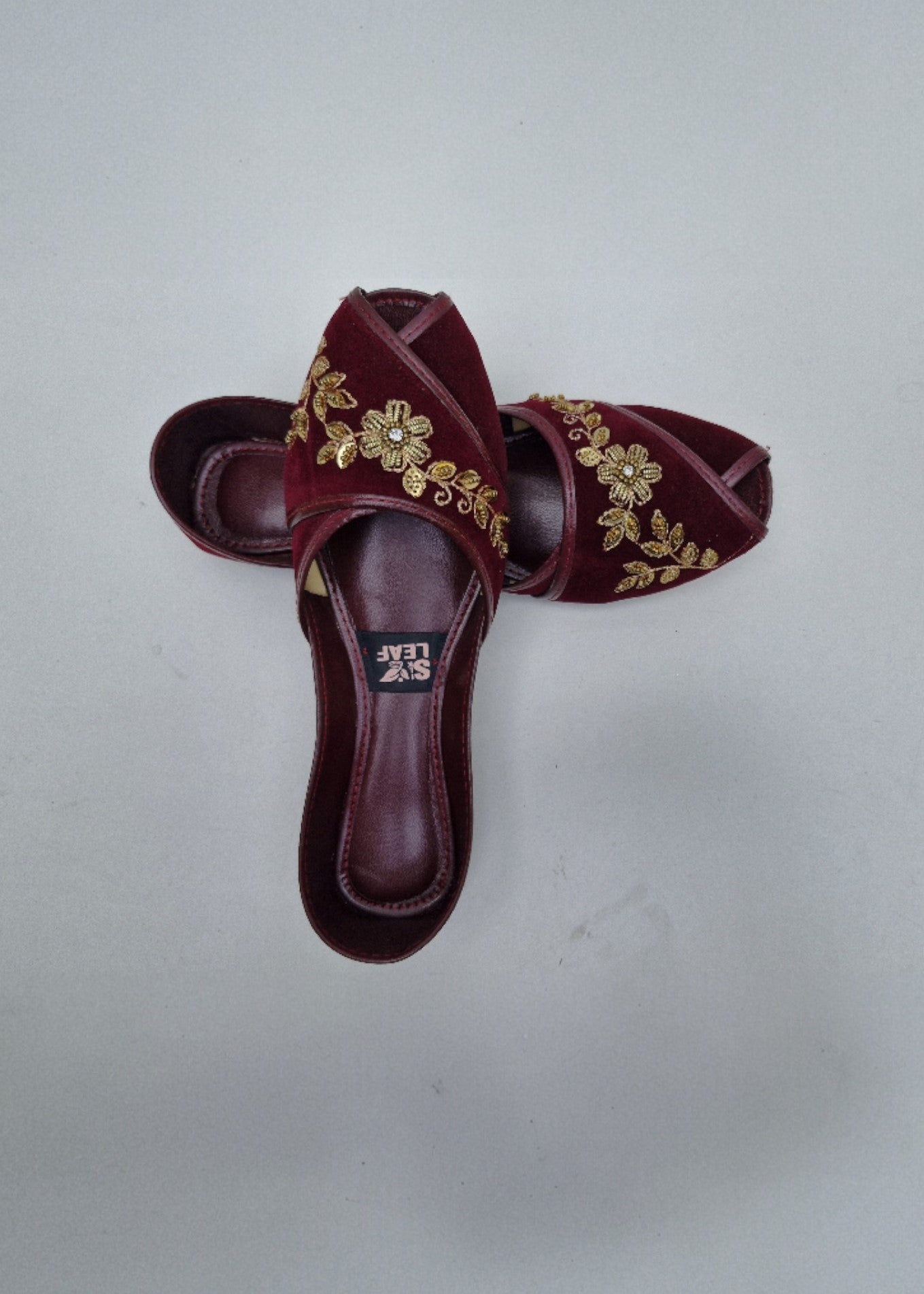 Khussa in Maroon by - High Quality Women Khussa XKE7336