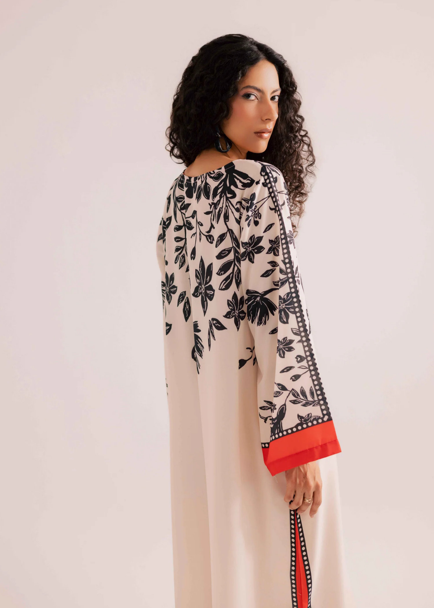 raw silk Kaftan in Off-white, sunset orange