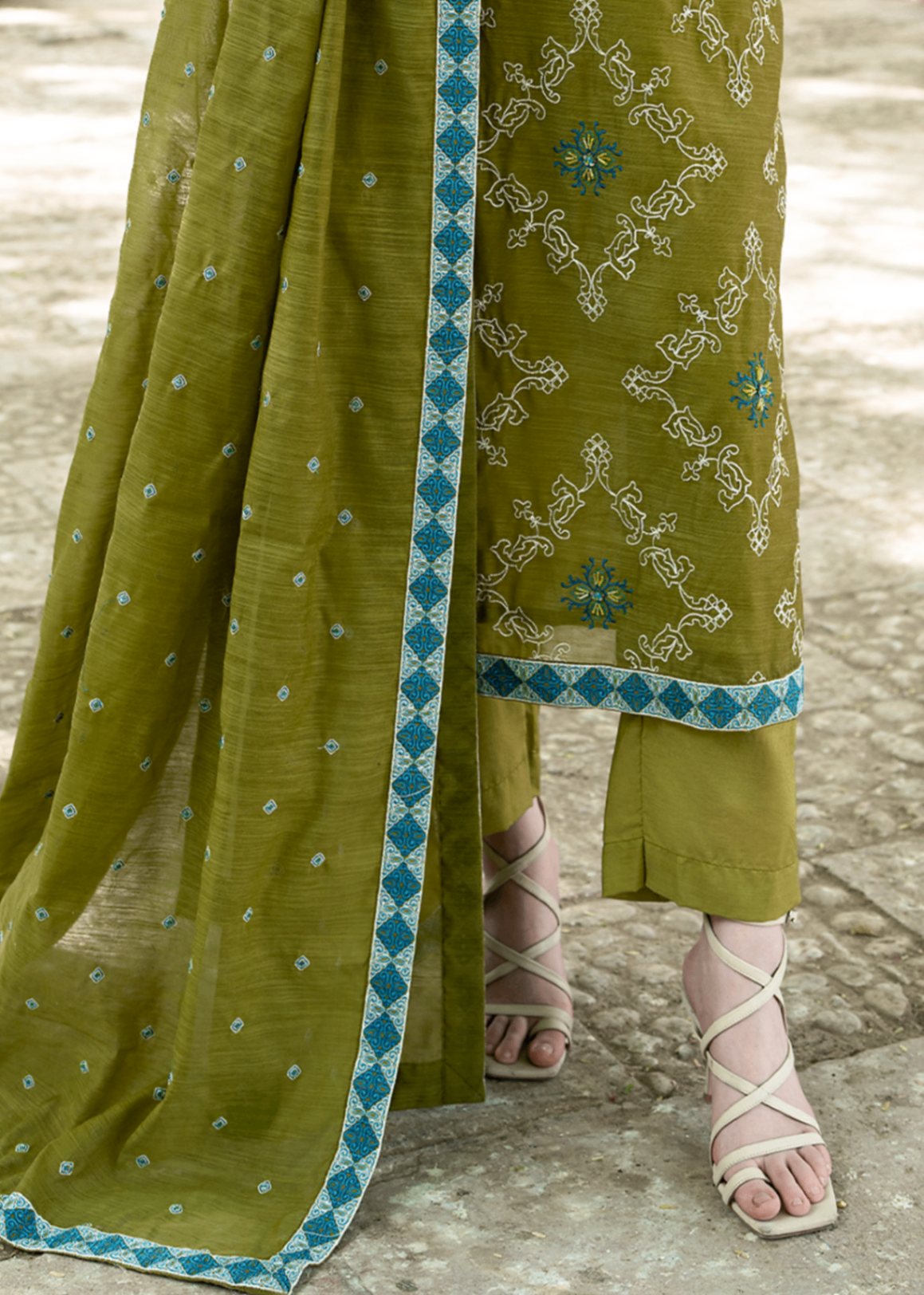 zari organza Kurta Set in Olive green