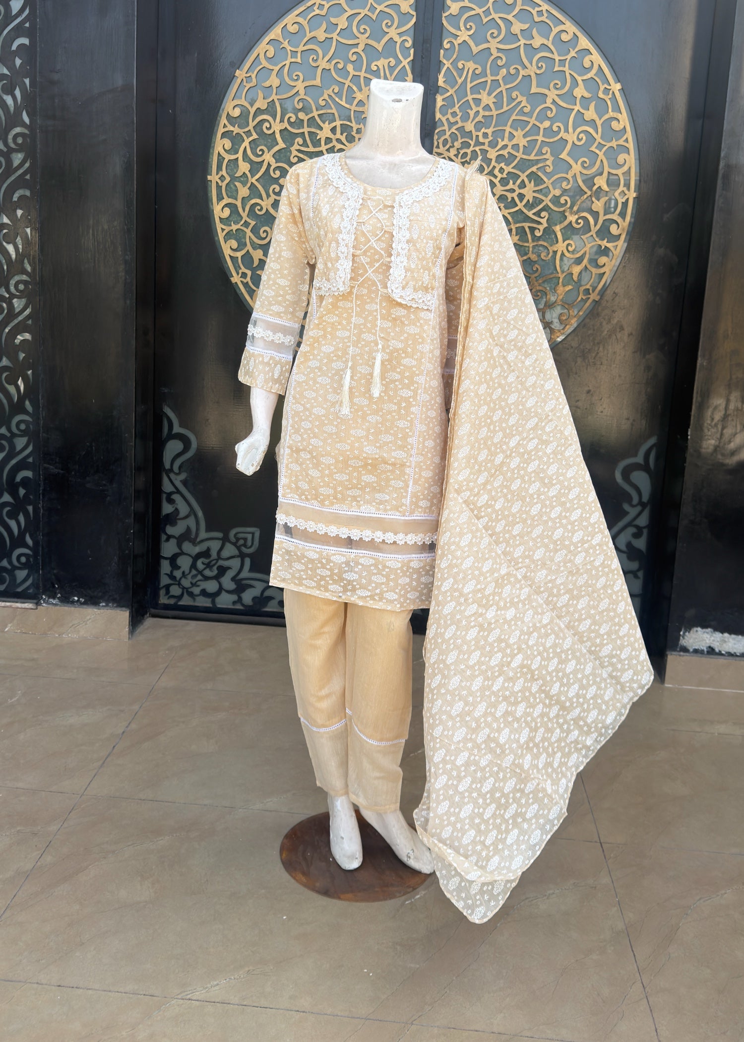 paper lawn Kurta Set in Cream