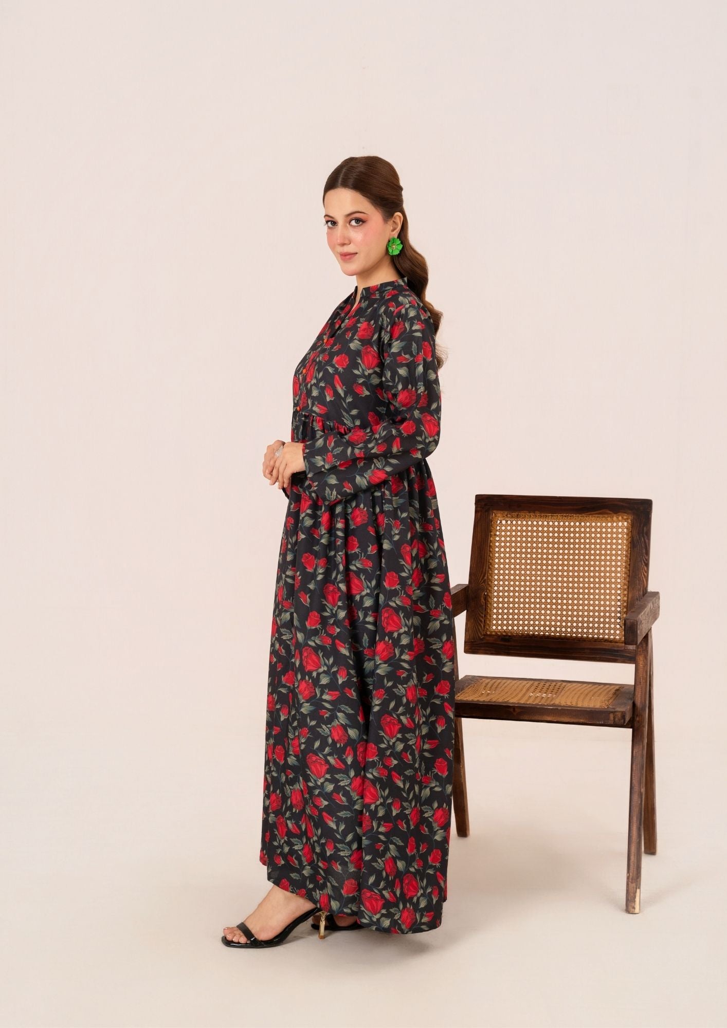 arabic lawn Maxi in Black