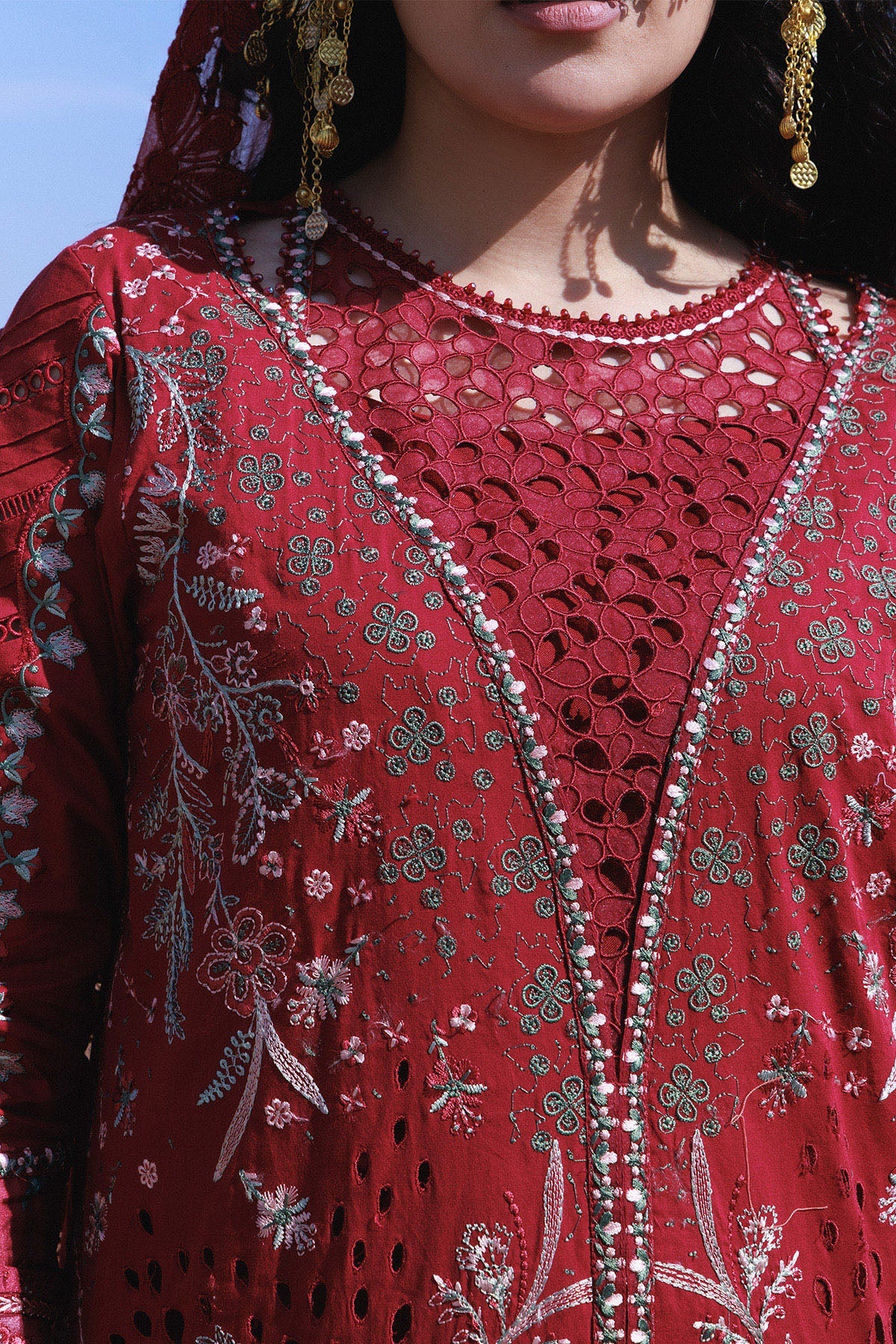 Aman Luxury Lawn – Kiraz NE-230