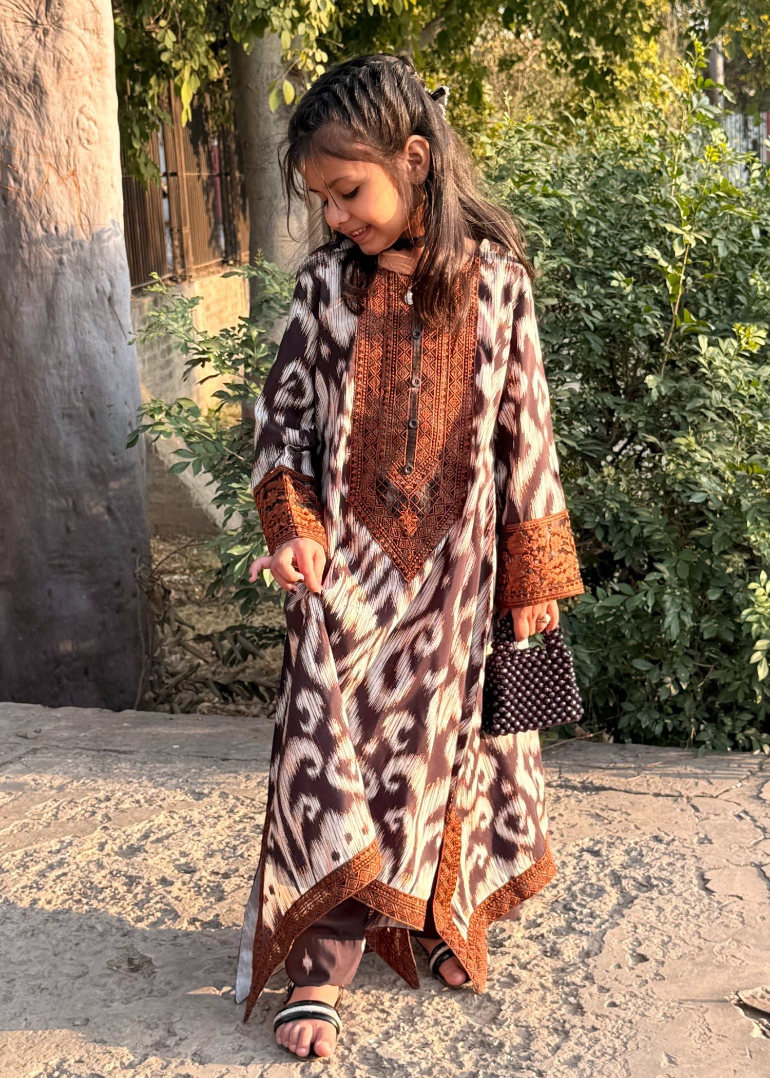 poly silk Kaftan in Burnt umber, khaki brown, black