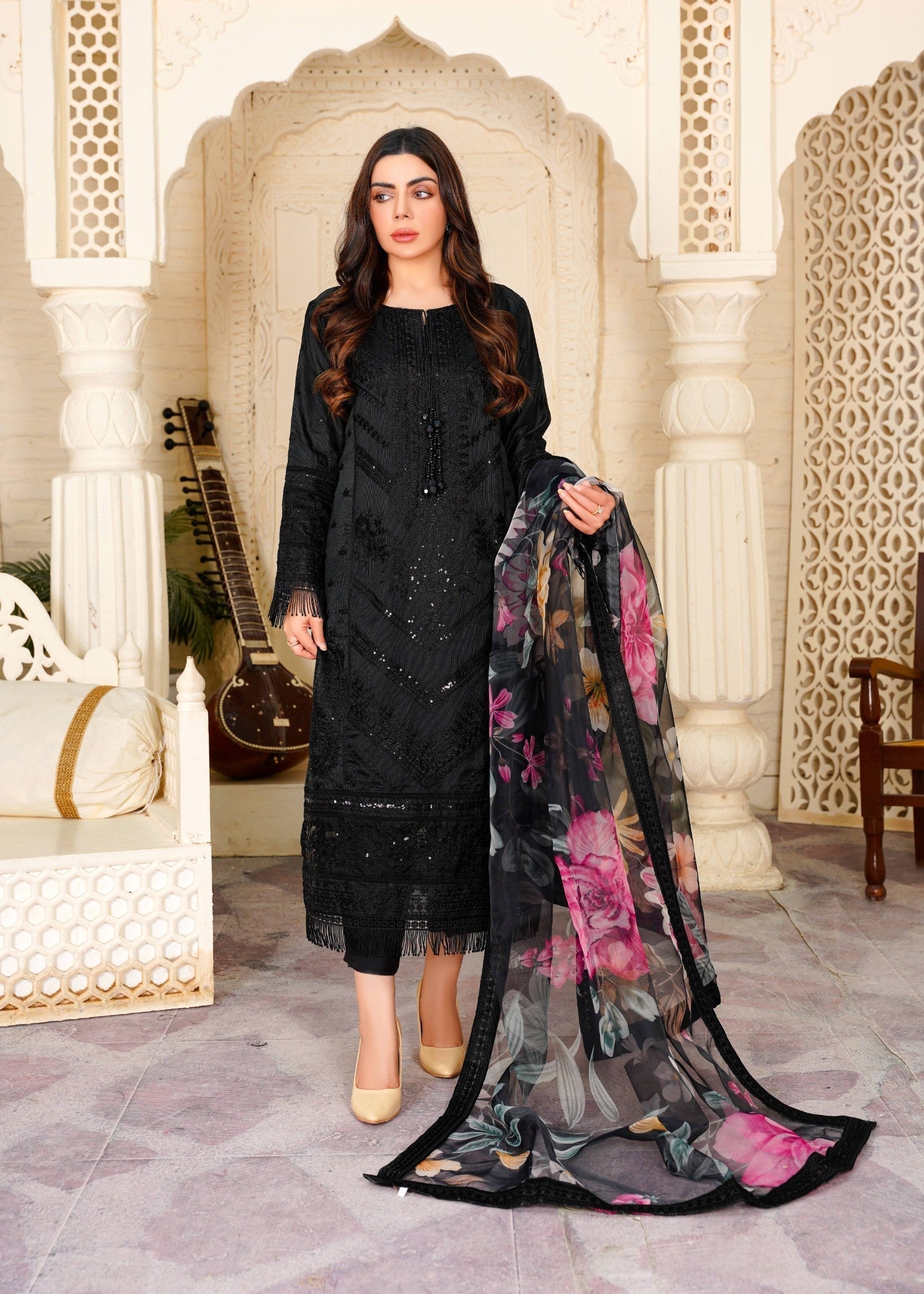 self-textured organza Kurta Set in Black