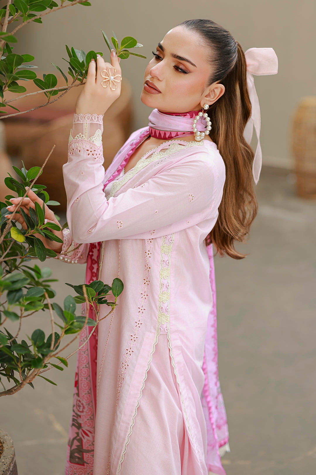 Chikankari Lawn – Z-4048