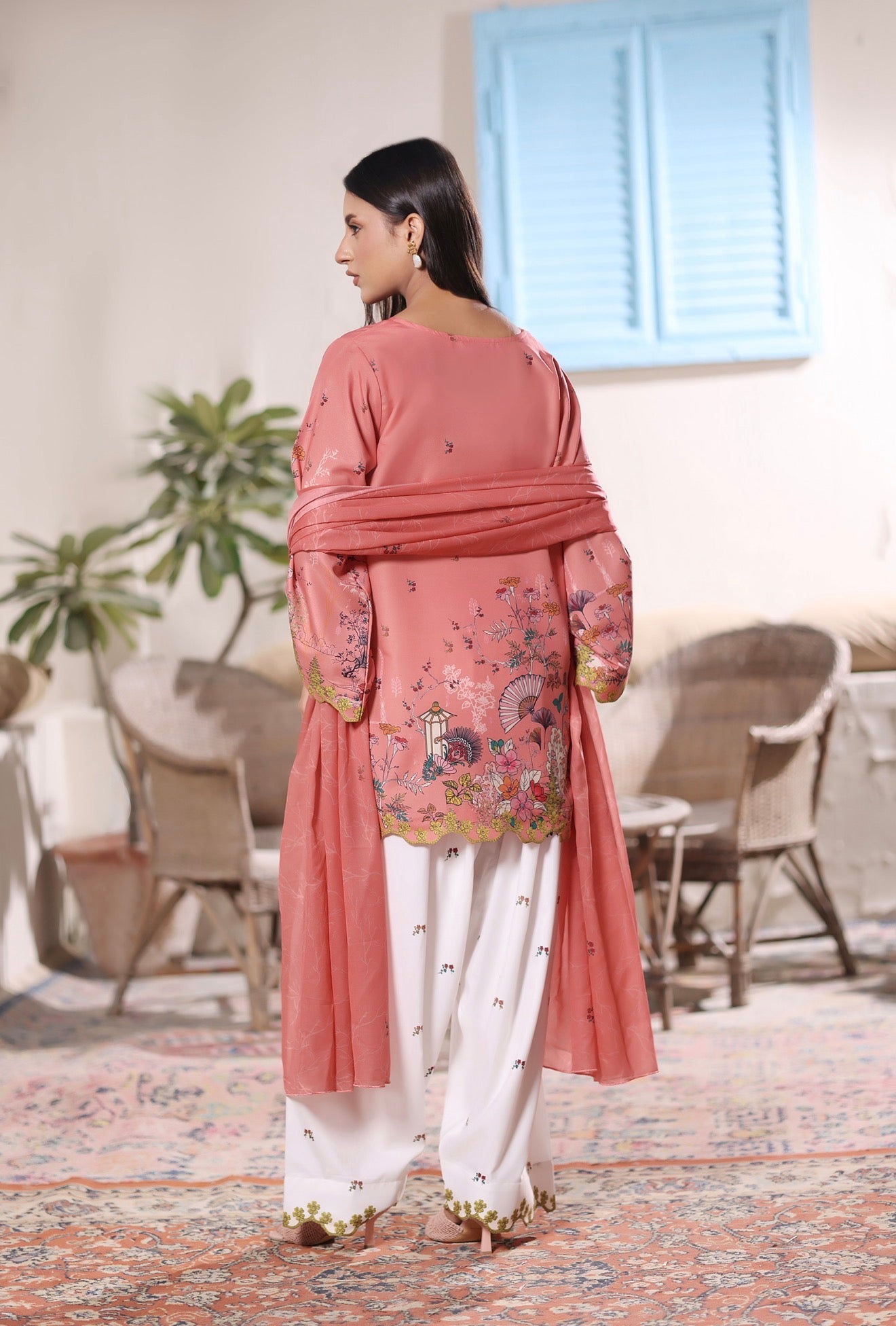 swiss lawn Kurta Set in Peach pink