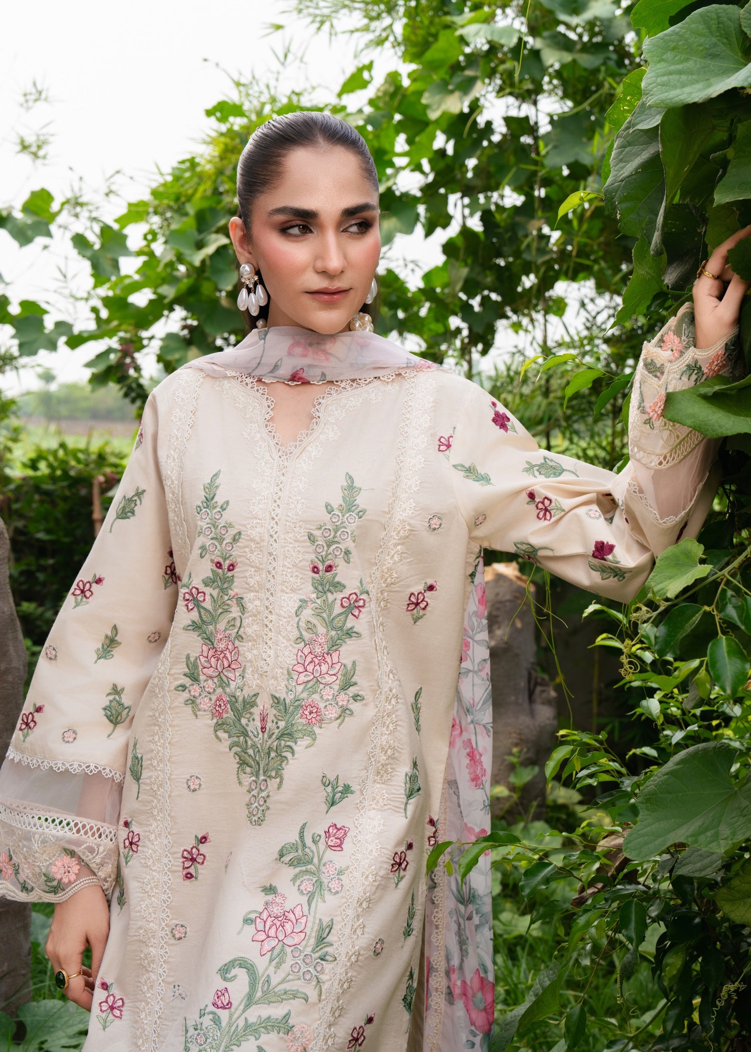 lawn Kurta Set in Antique white