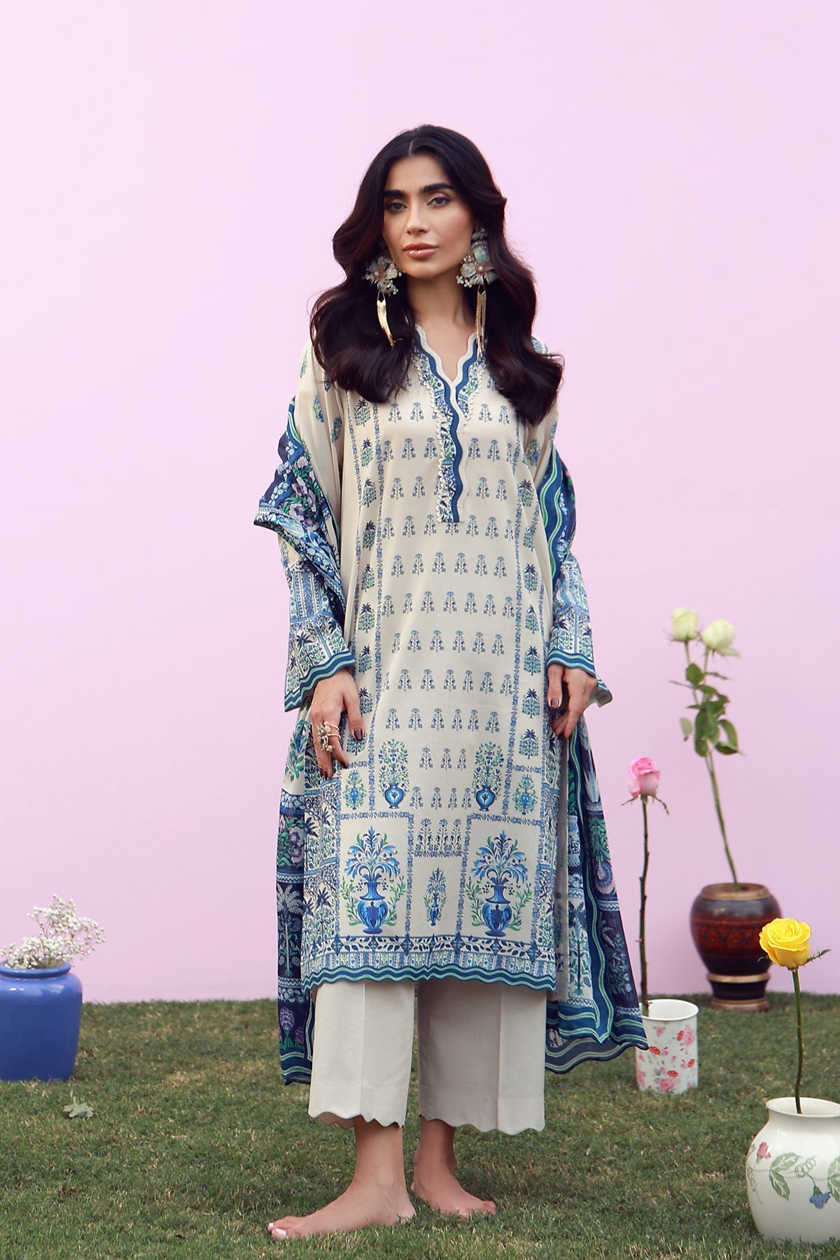 Mirha Lawn – Indigo Cream Folk