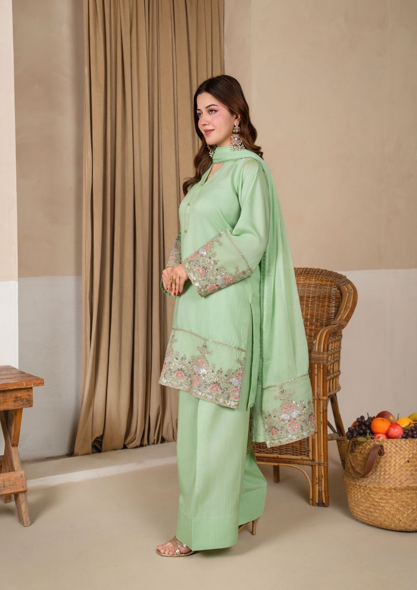 viscose raw silk Kurta Set in Pistachio green